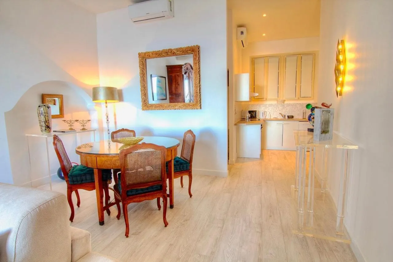Seating area in Les Remparts Antibes Location