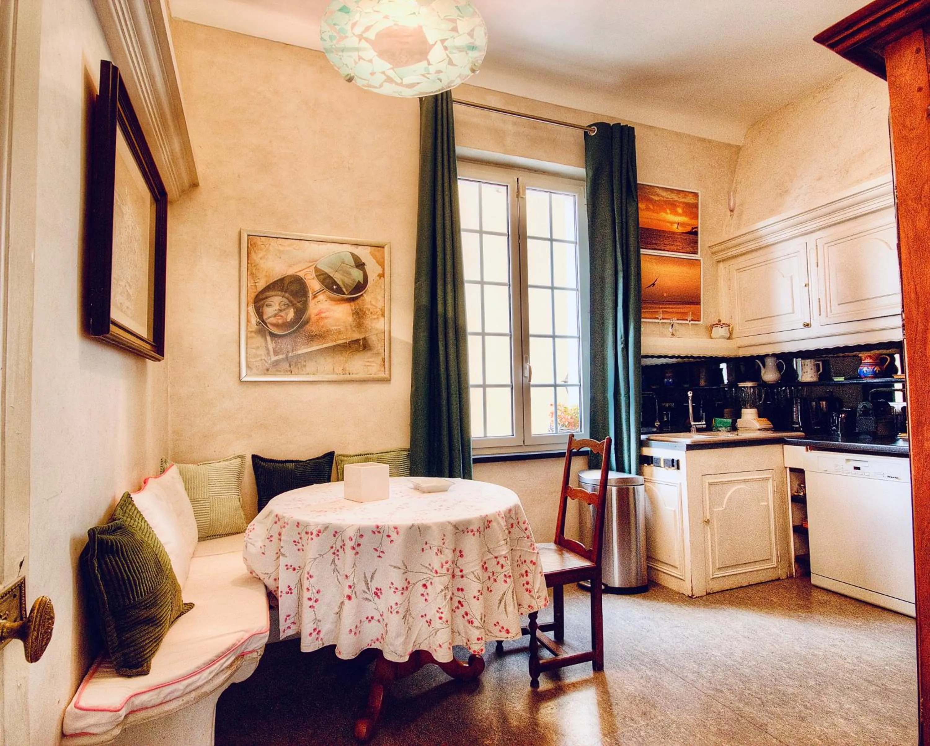 kitchen in Les Remparts Antibes Location