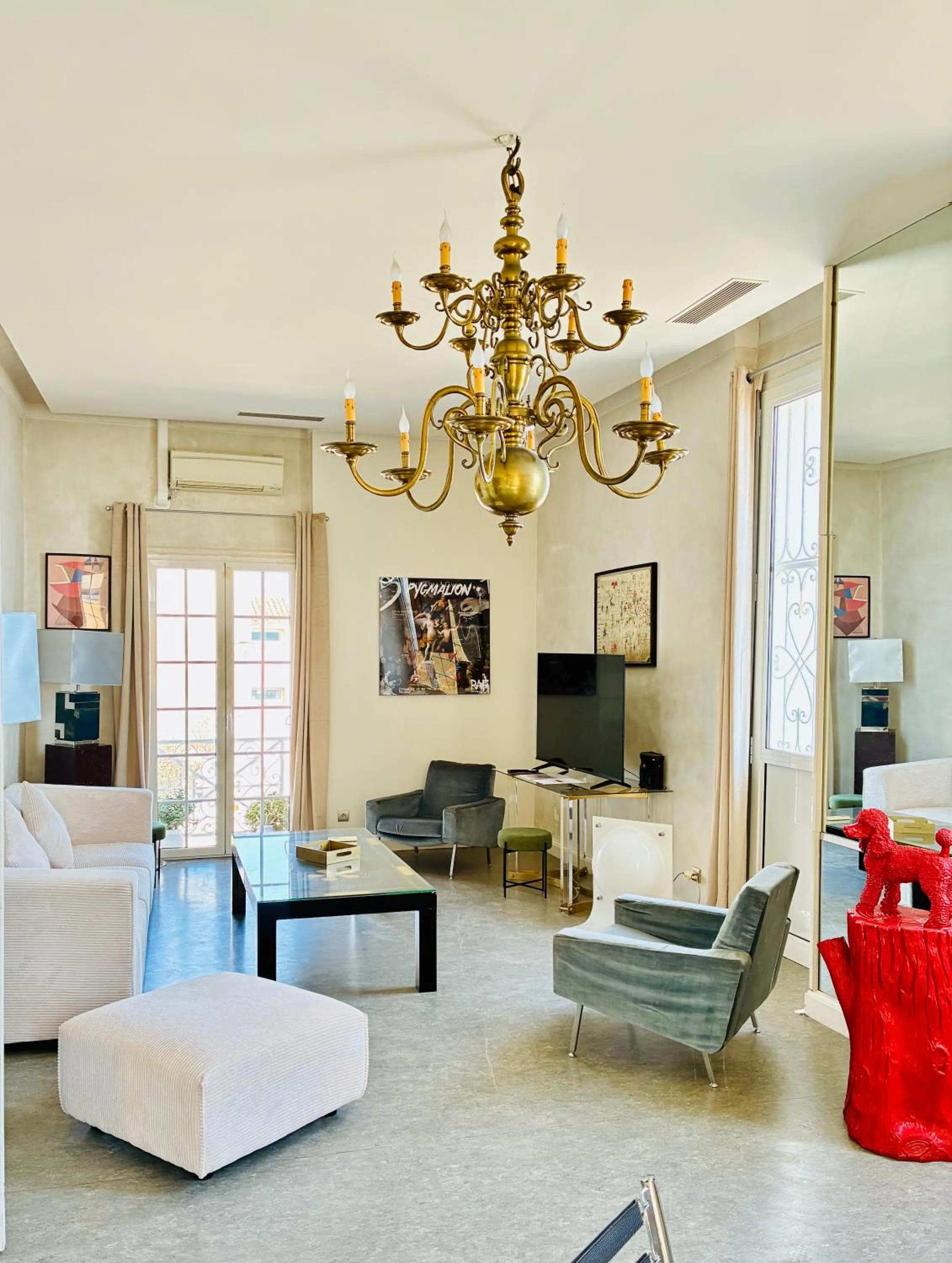 Living room in Les Remparts Antibes Location