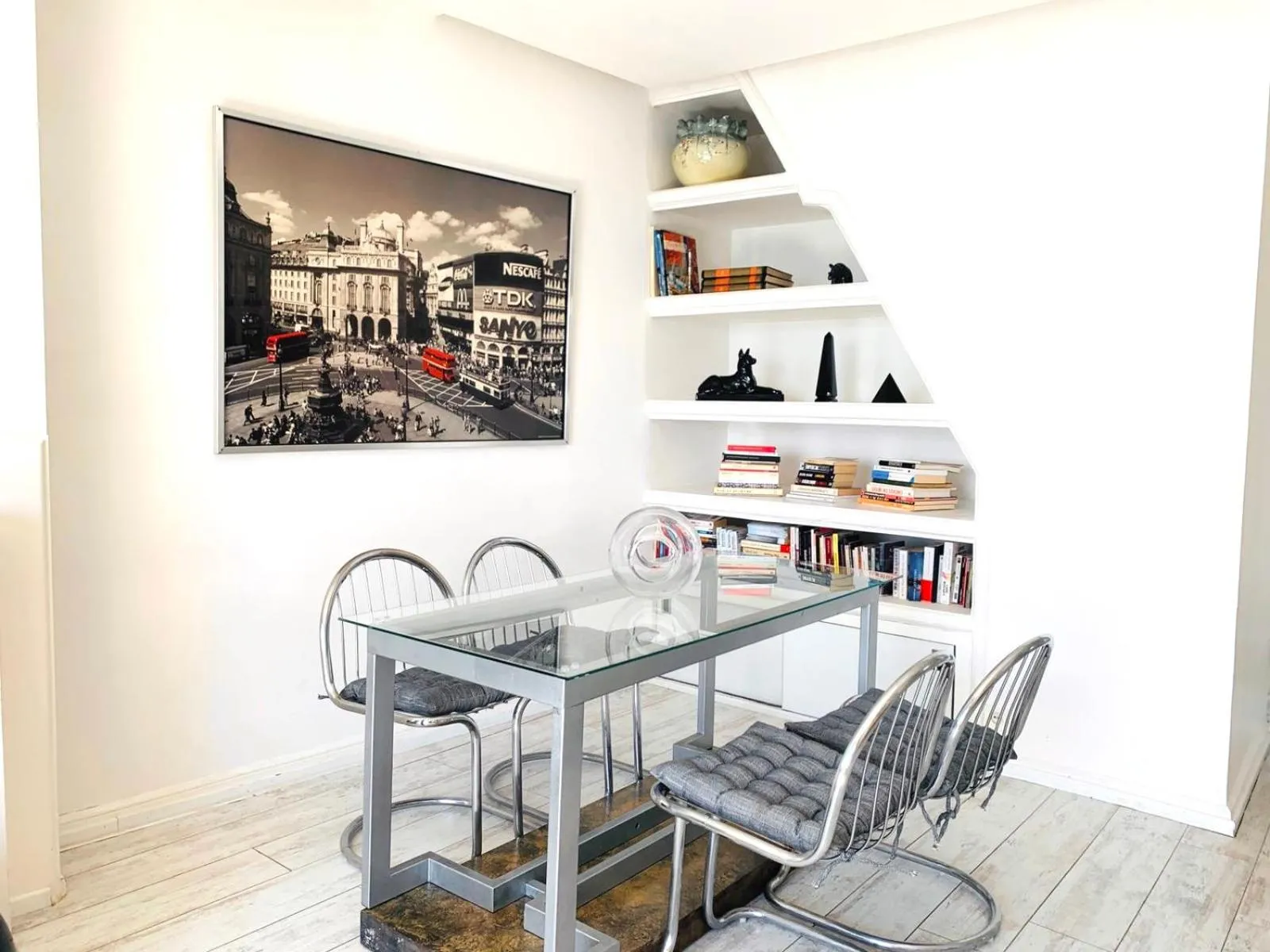 Dining area in Les Remparts Antibes Location