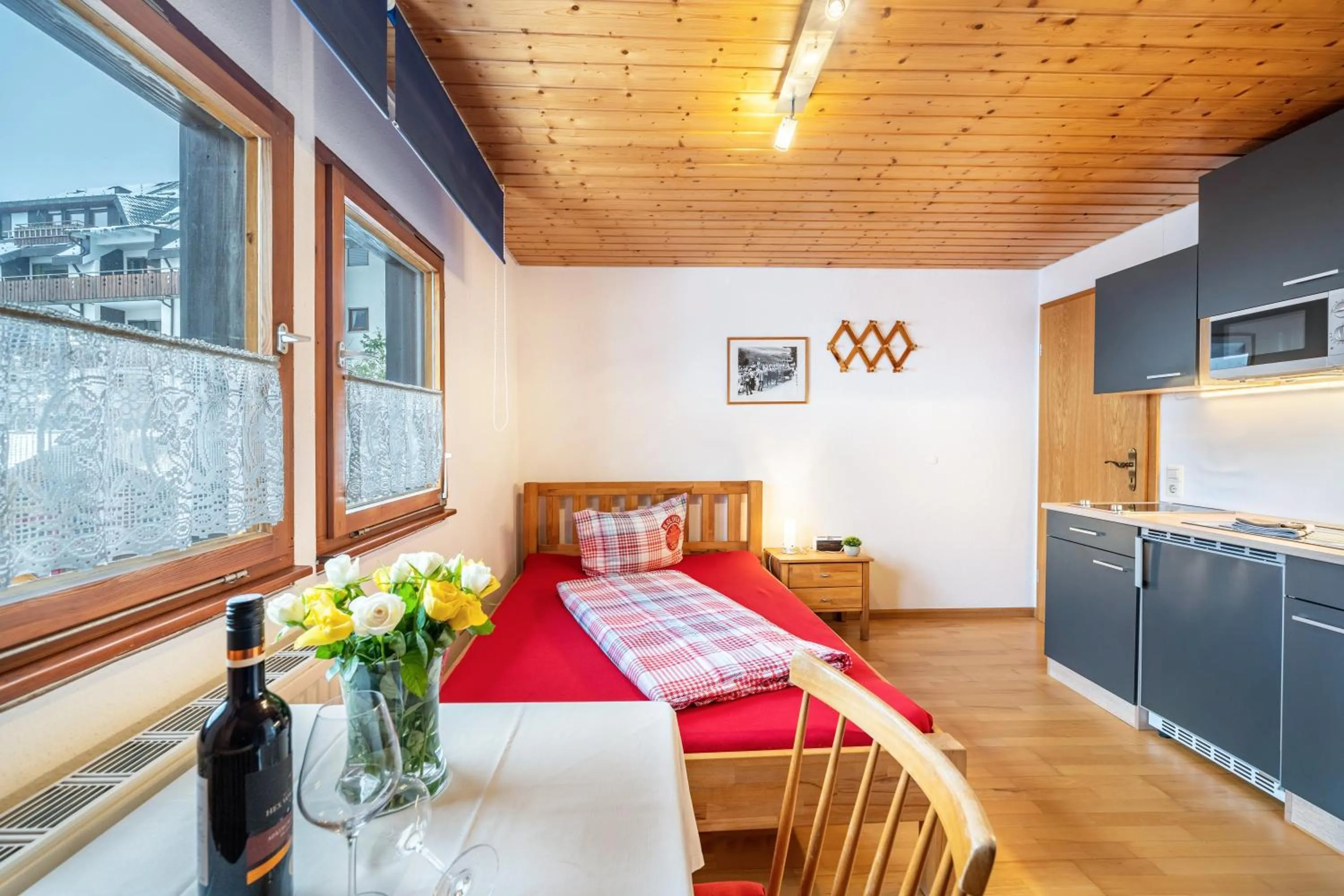 Kitchen or kitchenette, Bed in Haus Schöneck