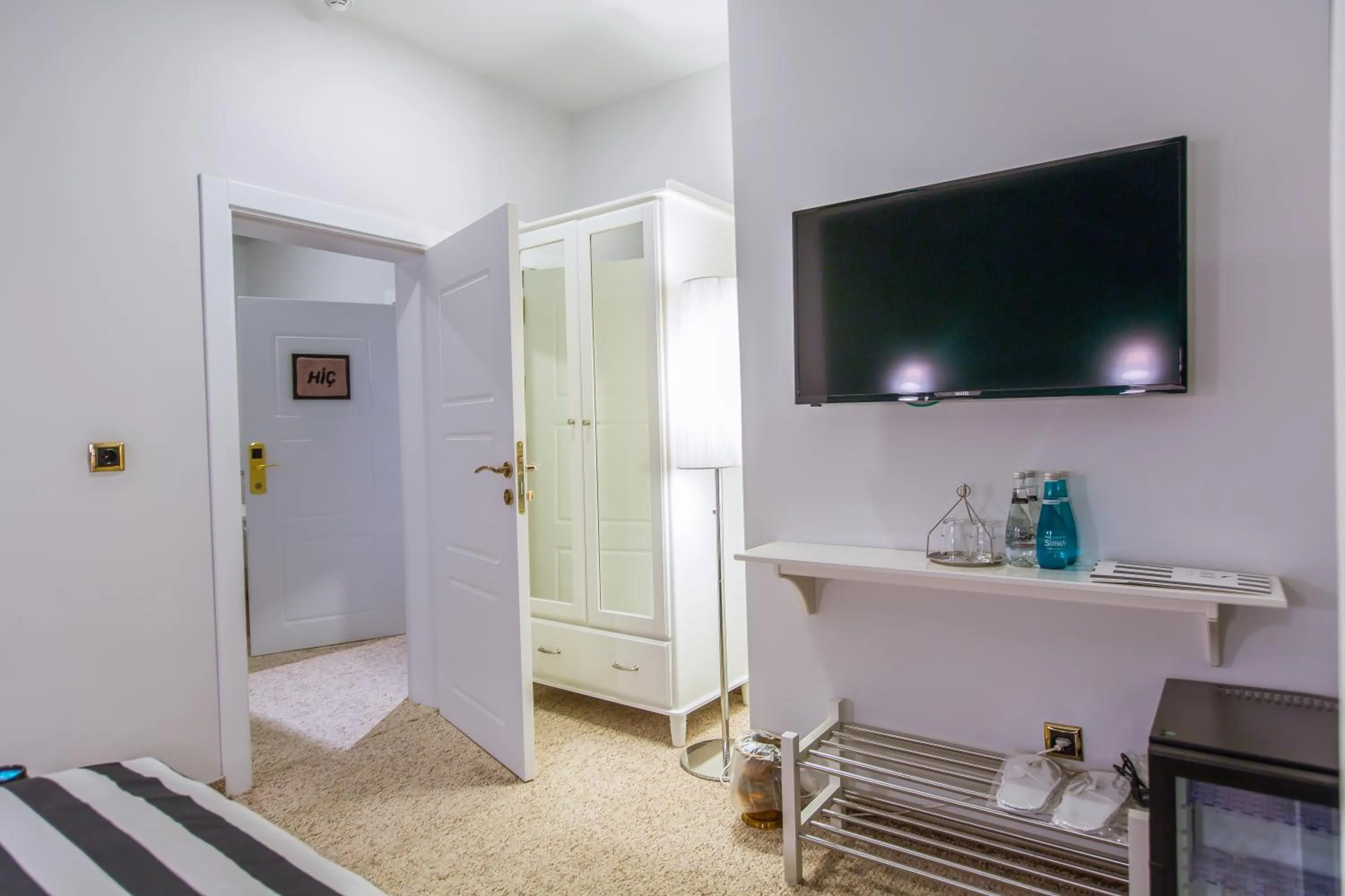 TV and multimedia in Araf Hotel