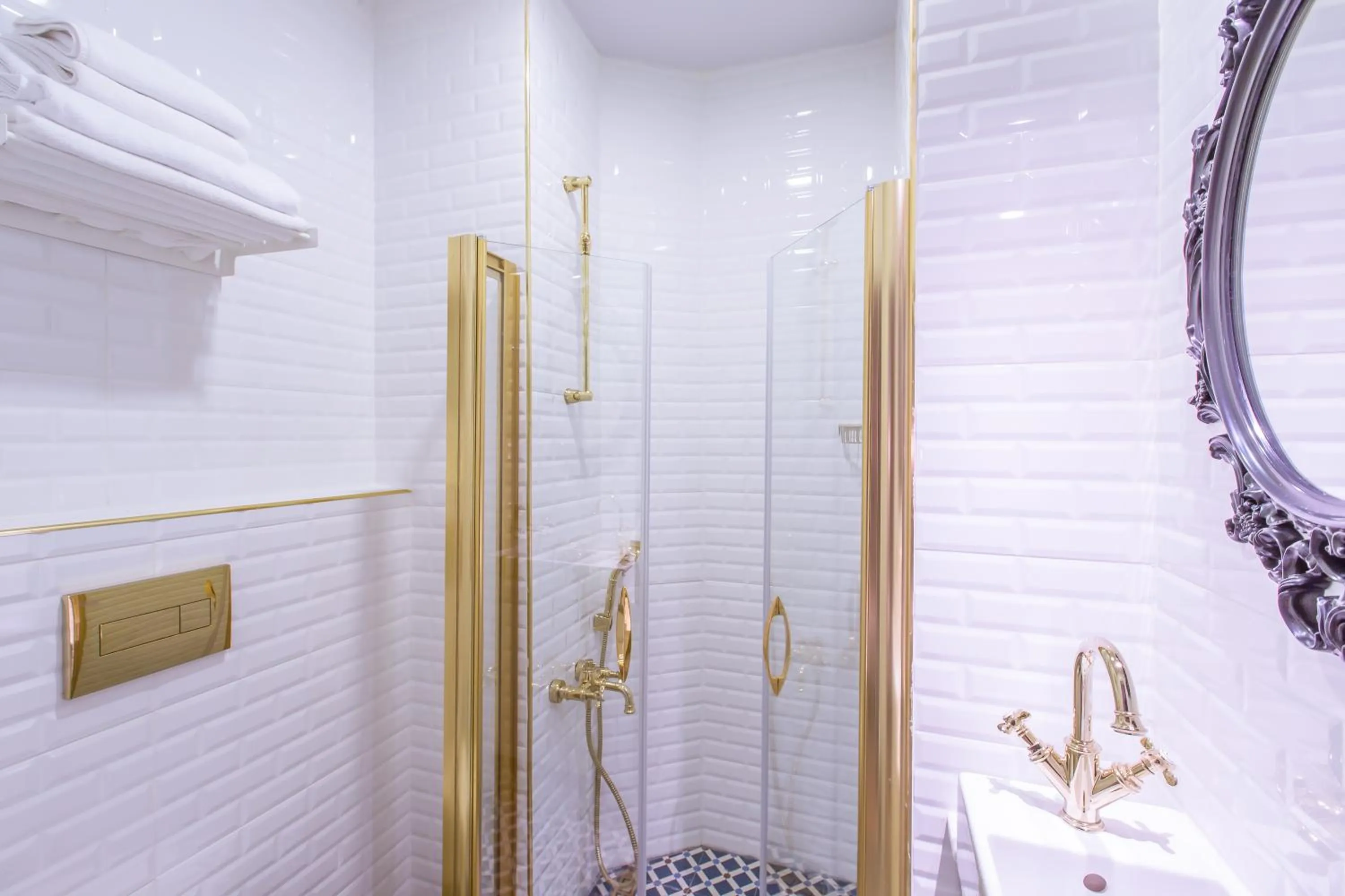 Bathroom in Araf Hotel