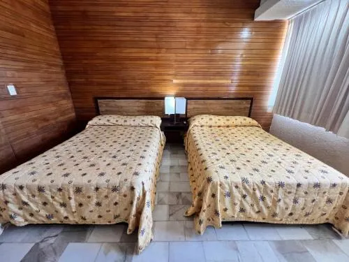 Hotel De Cima Beach Club