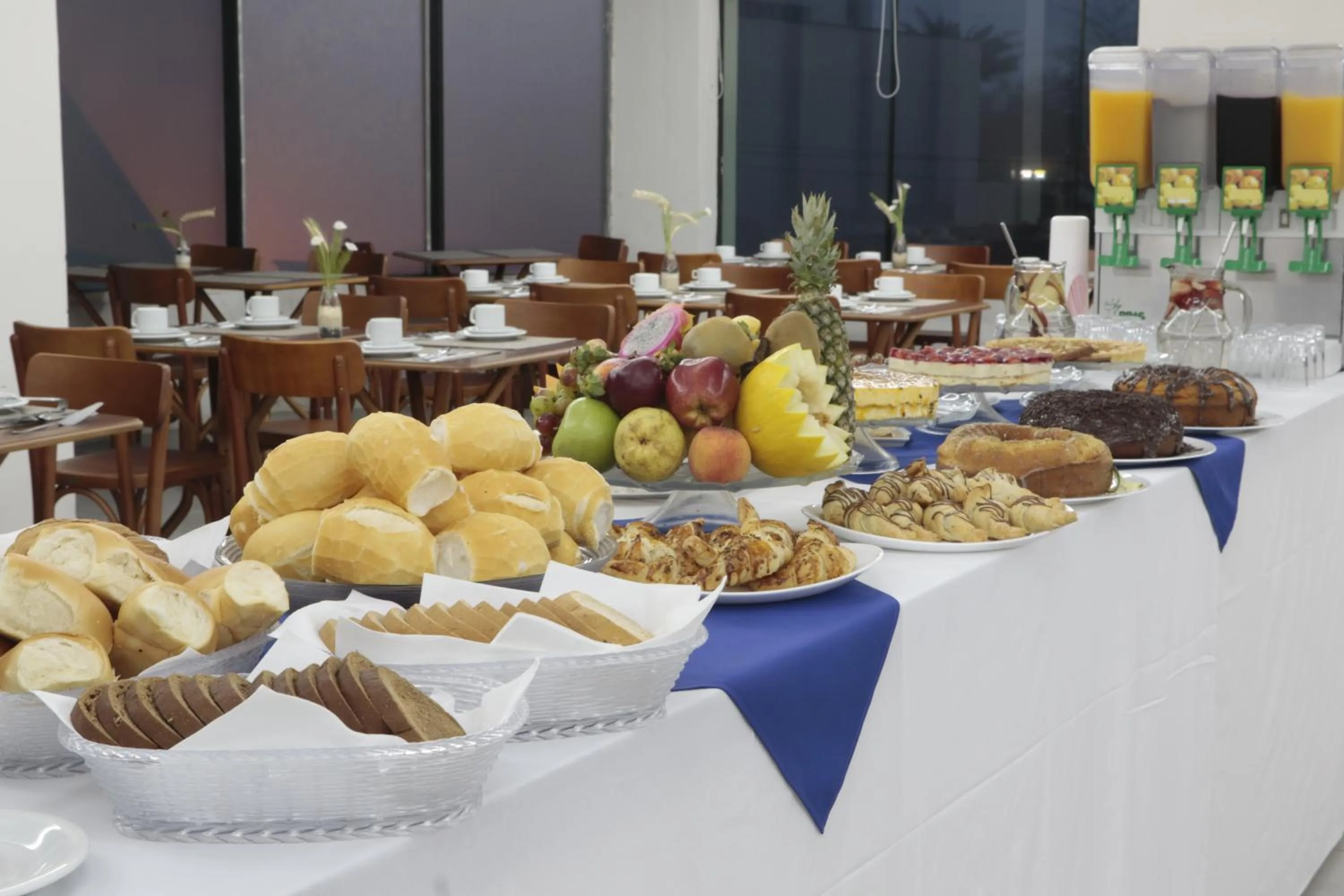 Food and drinks in Life Hotel Torres