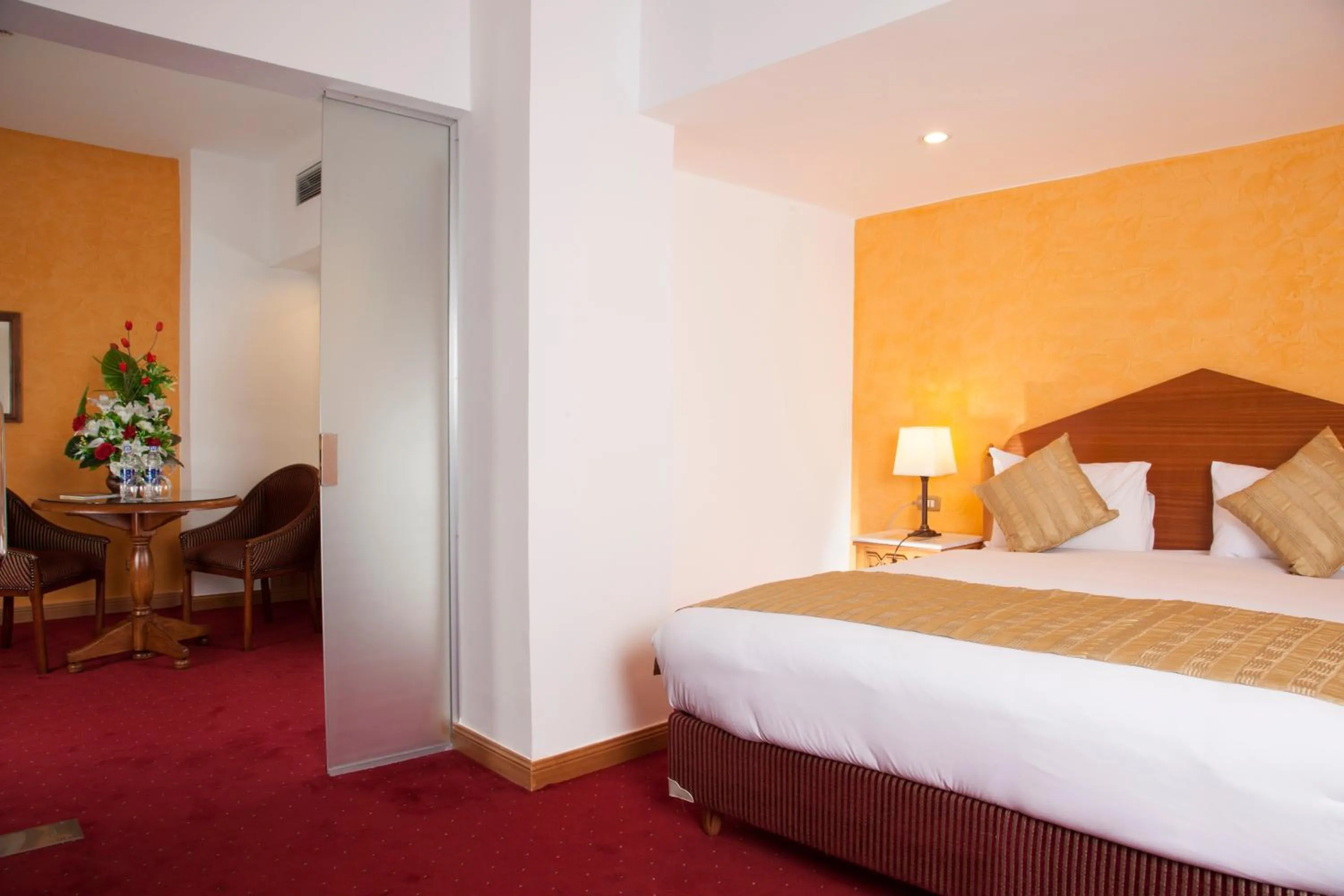 Bed in Hotel Flamenco Cairo