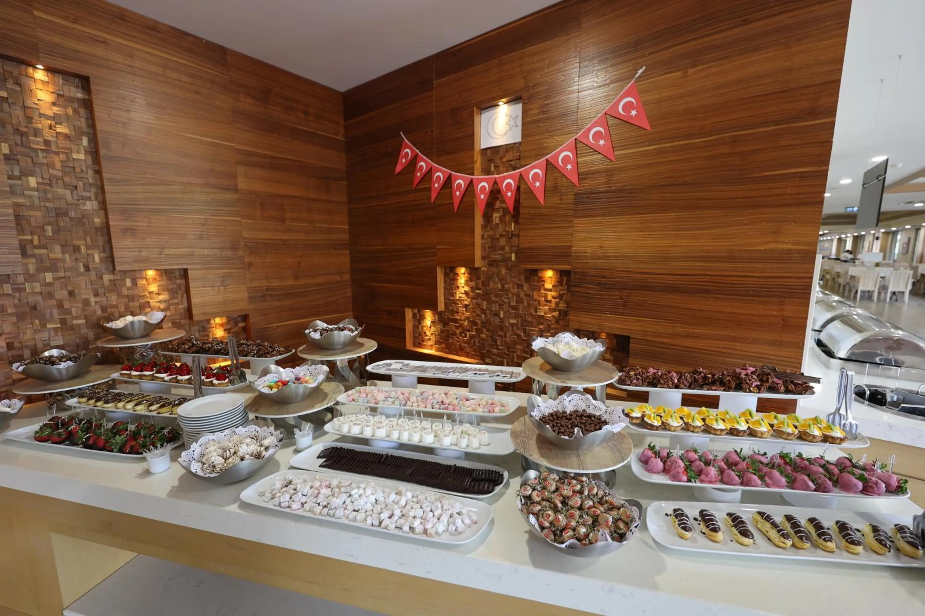 Restaurant/places to eat in Ramada Hotel & Suites by Wyndham Kusadasi