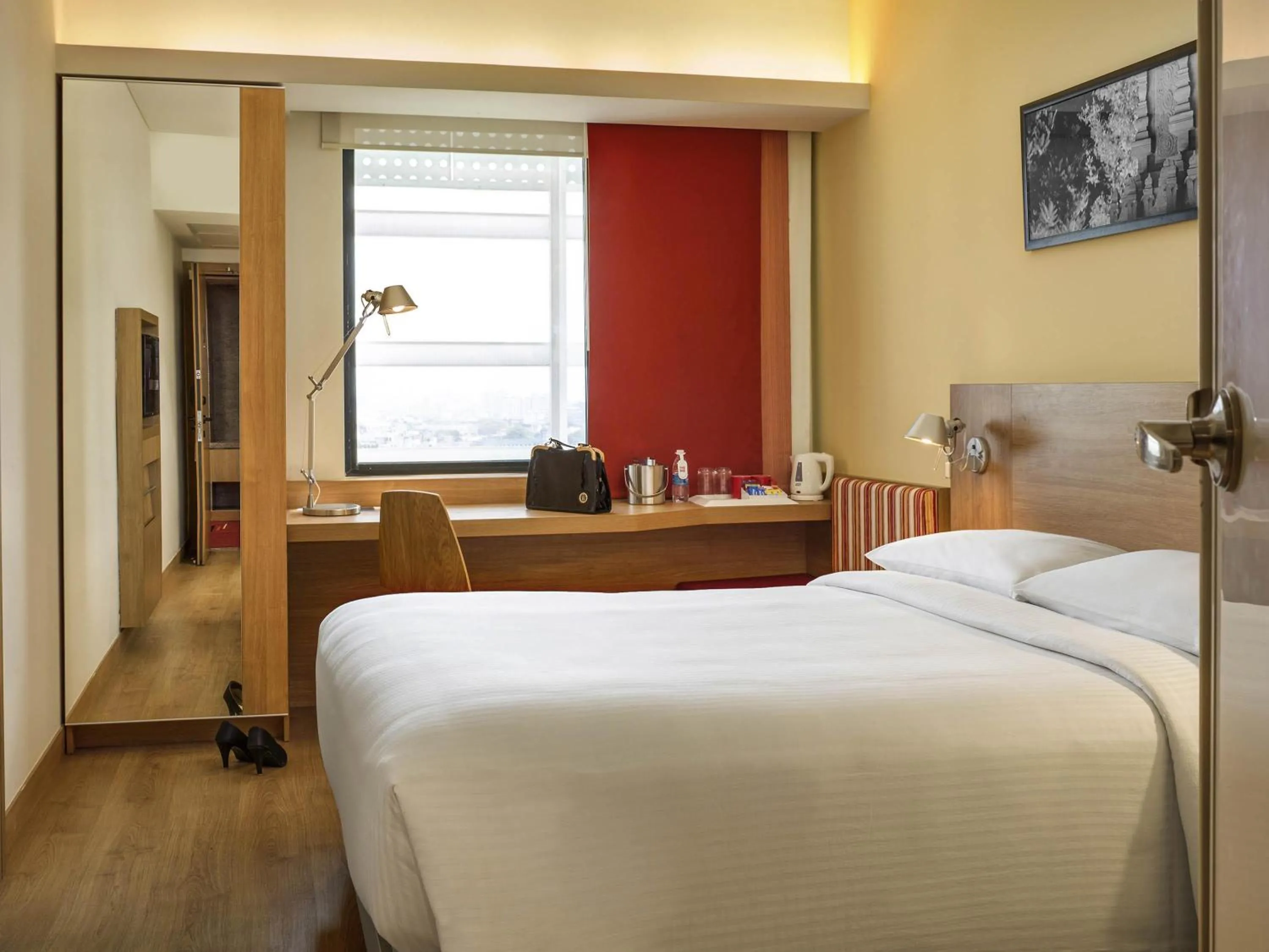 Bedroom, Bed in ibis Chennai City Centre - An Accor Brand