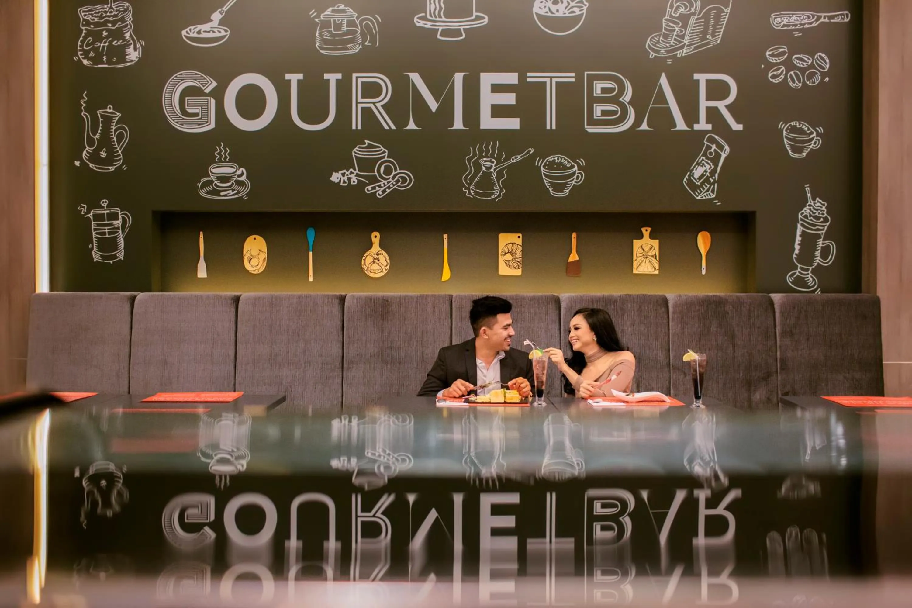 Restaurant/places to eat in Novotel Pekanbaru