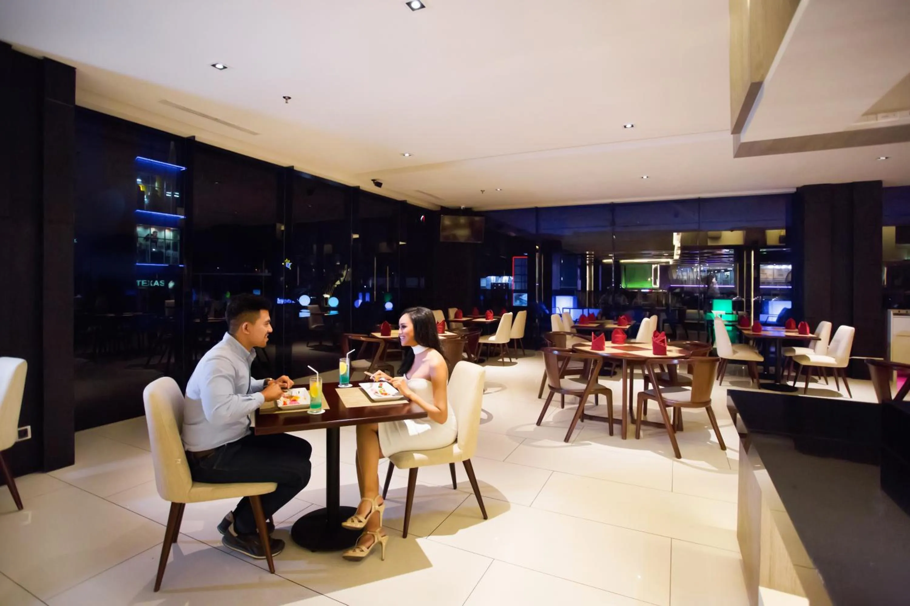 Restaurant/places to eat in Novotel Pekanbaru