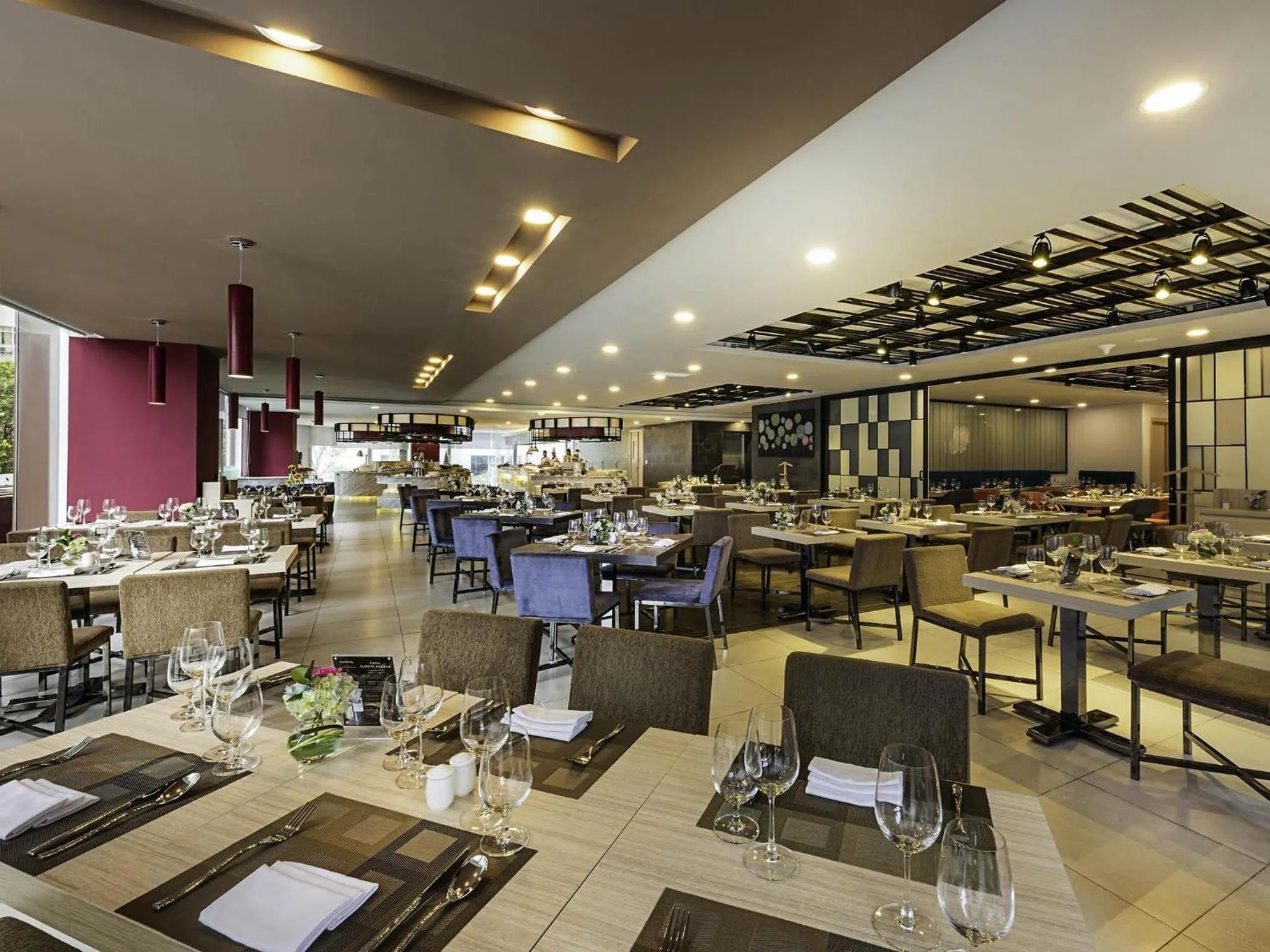 Restaurant/places to eat in Novotel Suites Hanoi