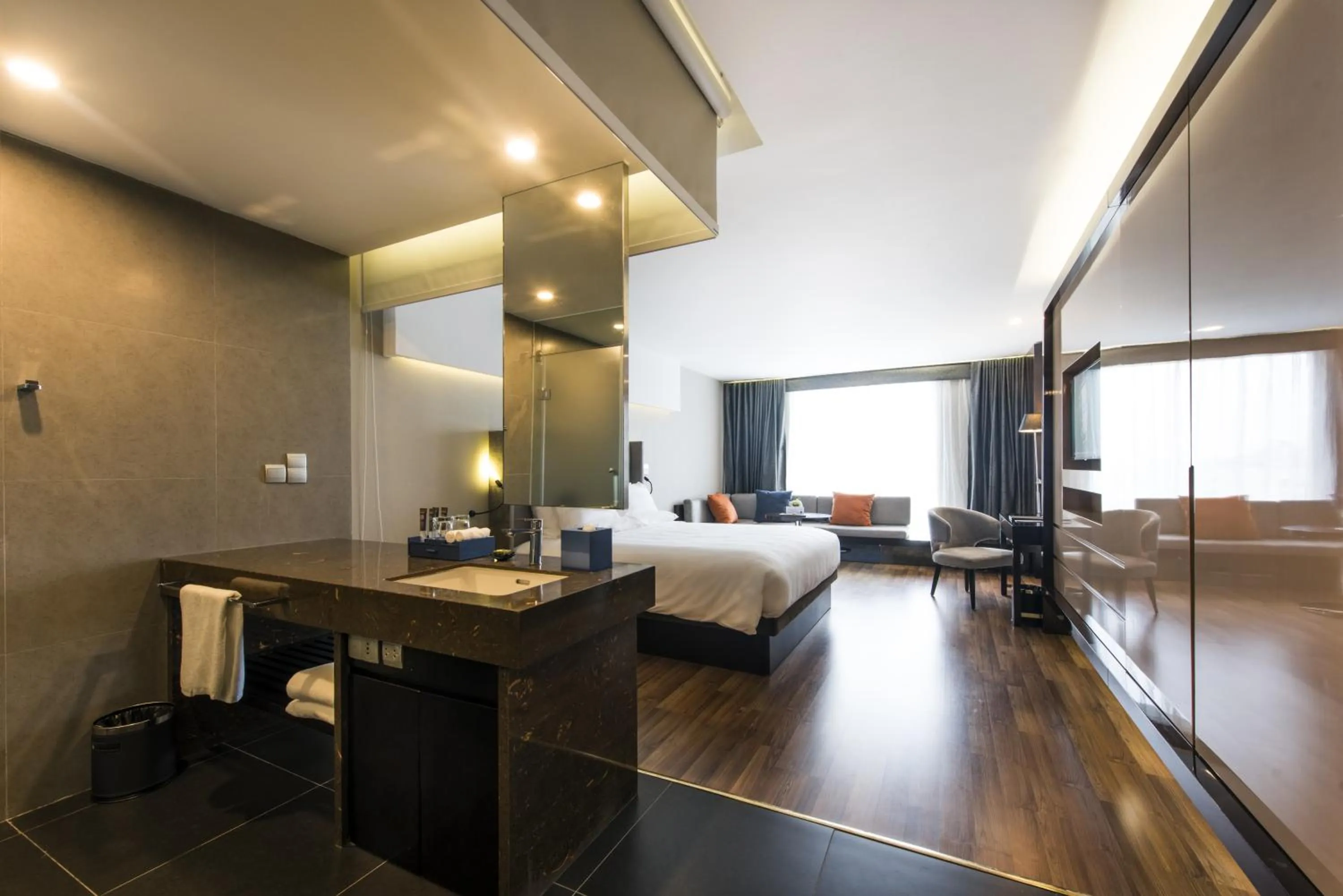 Shower, Bed in Novotel Suites Hanoi