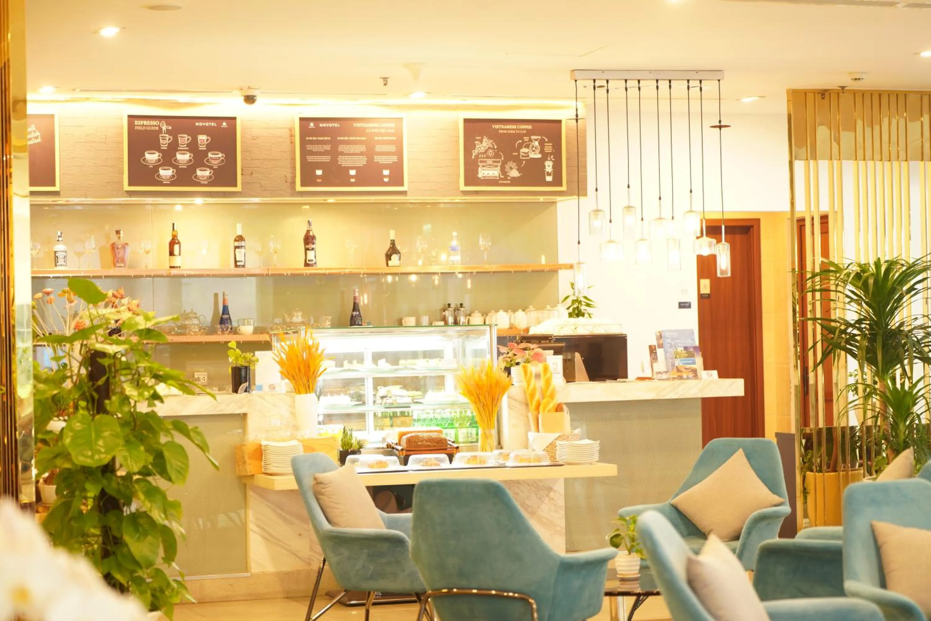 Lounge or bar in Novotel Suites Hanoi