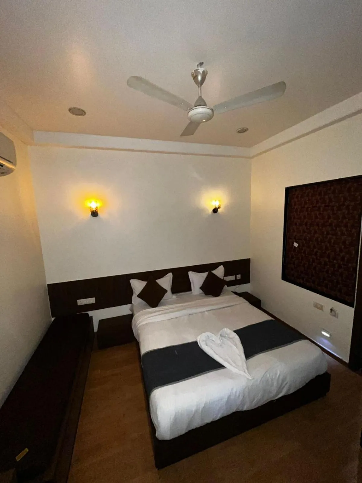 Hotel Harsh Paradise