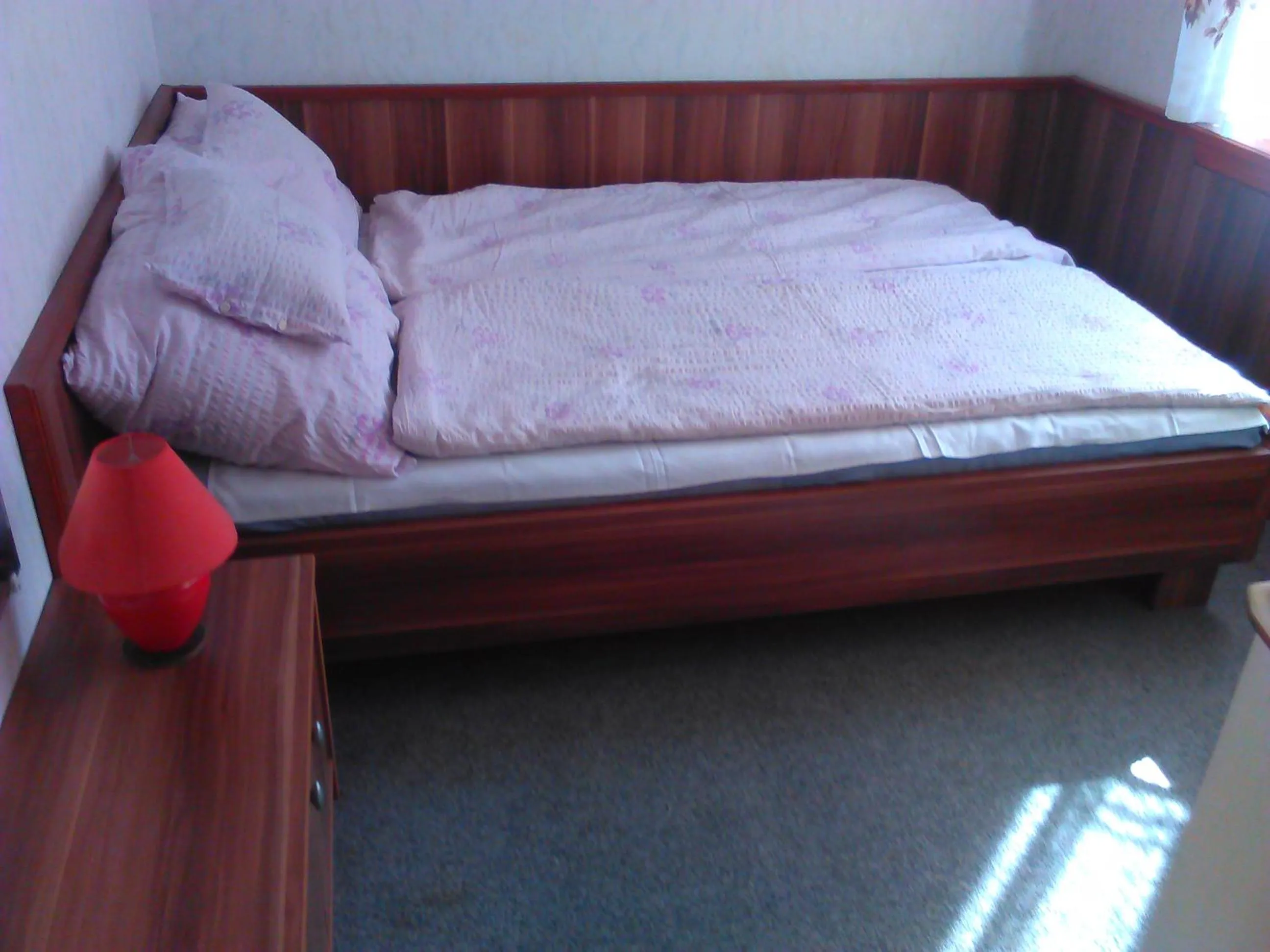 Bedroom, Bed in Family Home Apartment