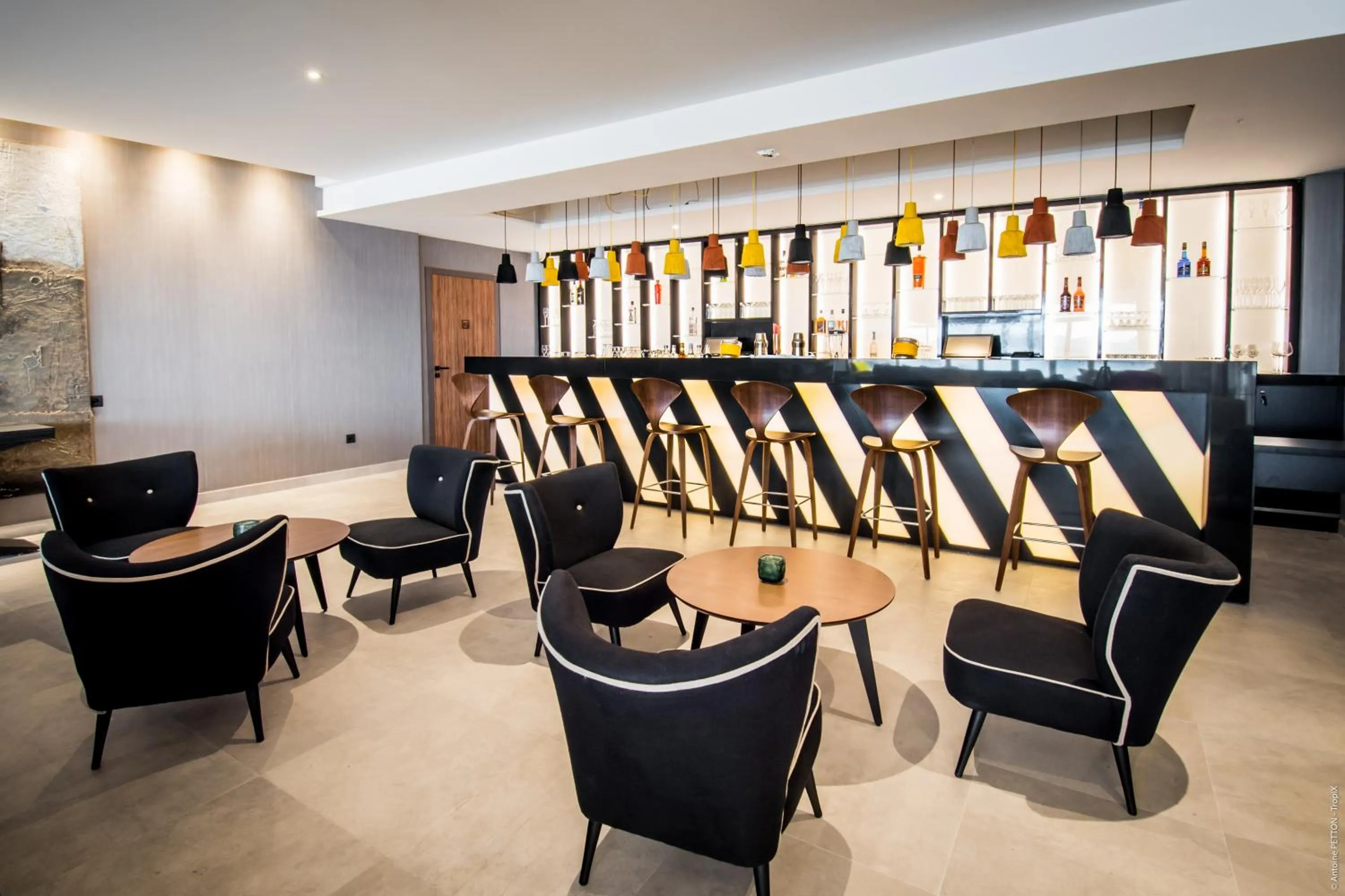 Lounge or bar in Simon Hotel