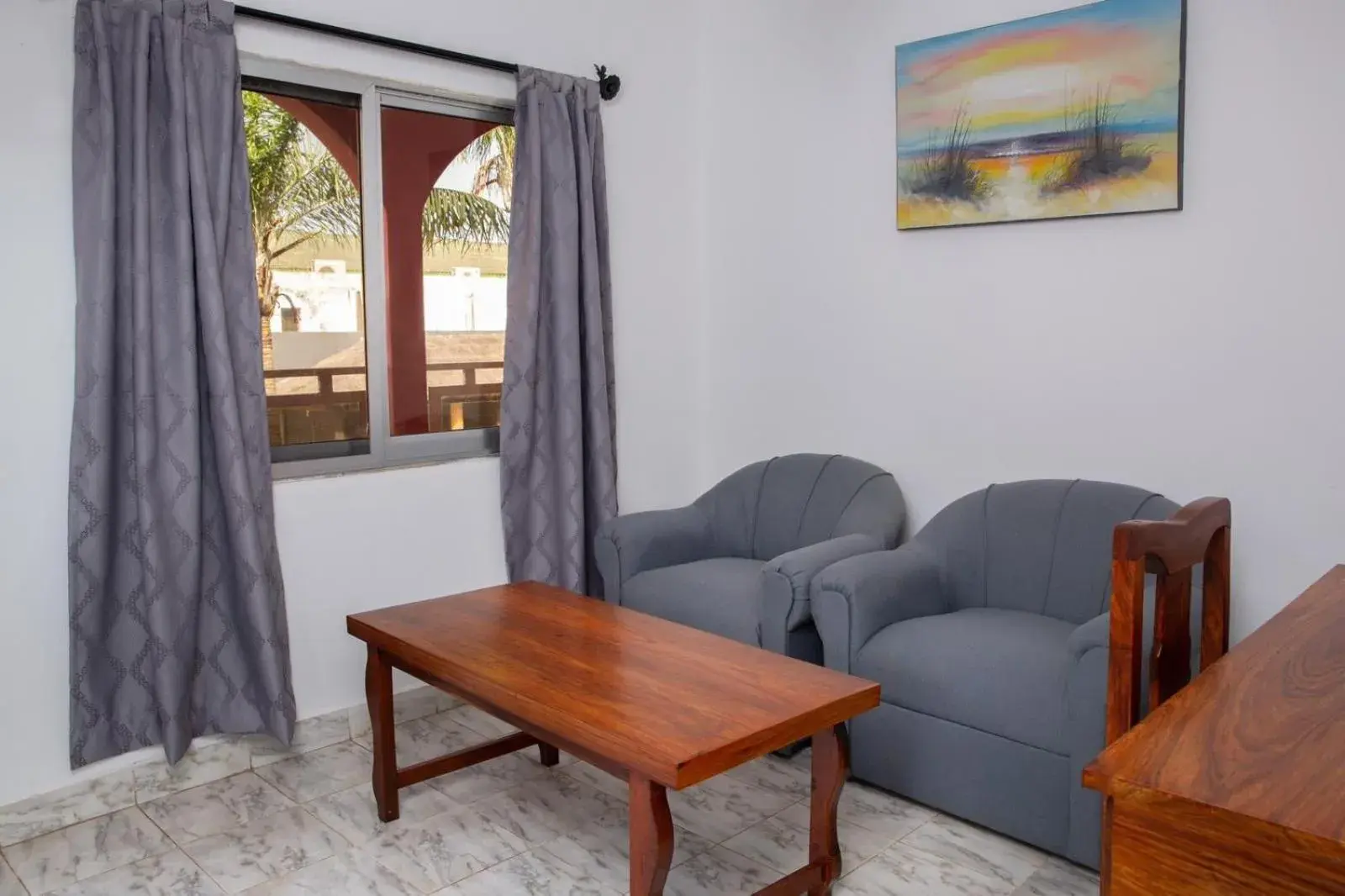 Twin Room with Pool View in Seaview Gardens Hotel Twin Room with Pool View in Seaview Gardens Hotel