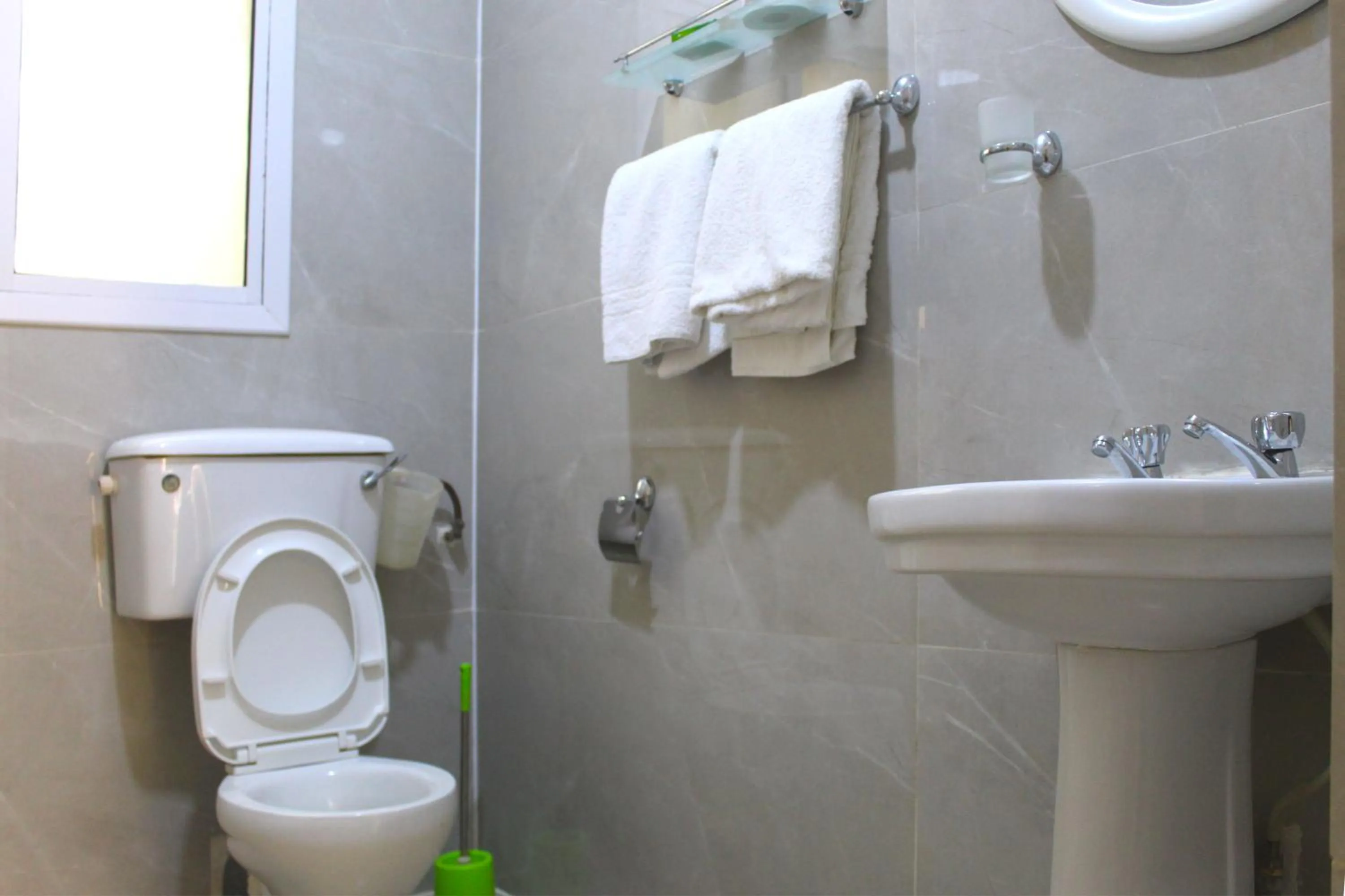 Shower in Harmony house apartments