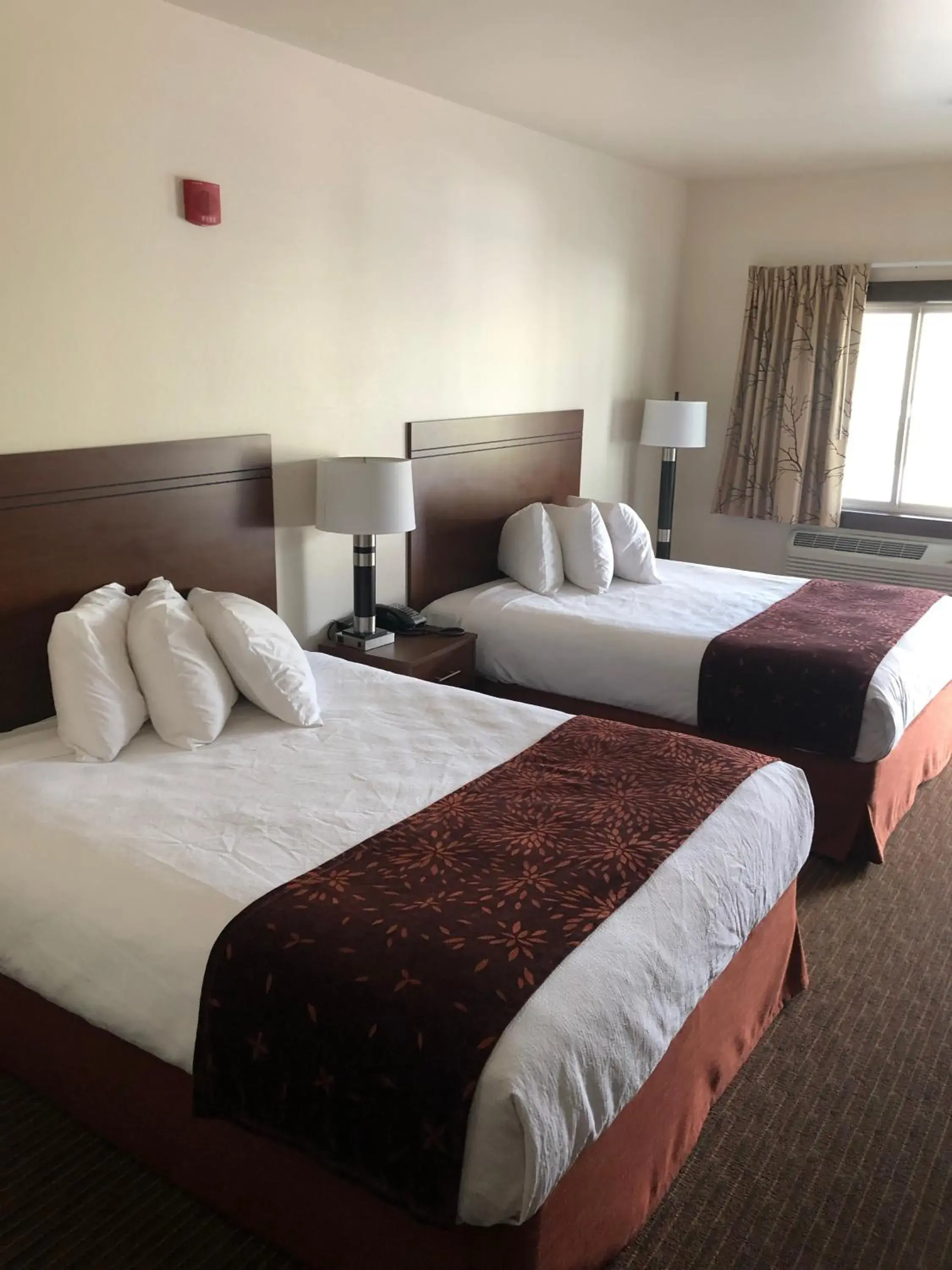 Queen Suite in Yellowstone Big Rock Inn Queen Suite in Yellowstone Big Rock Inn