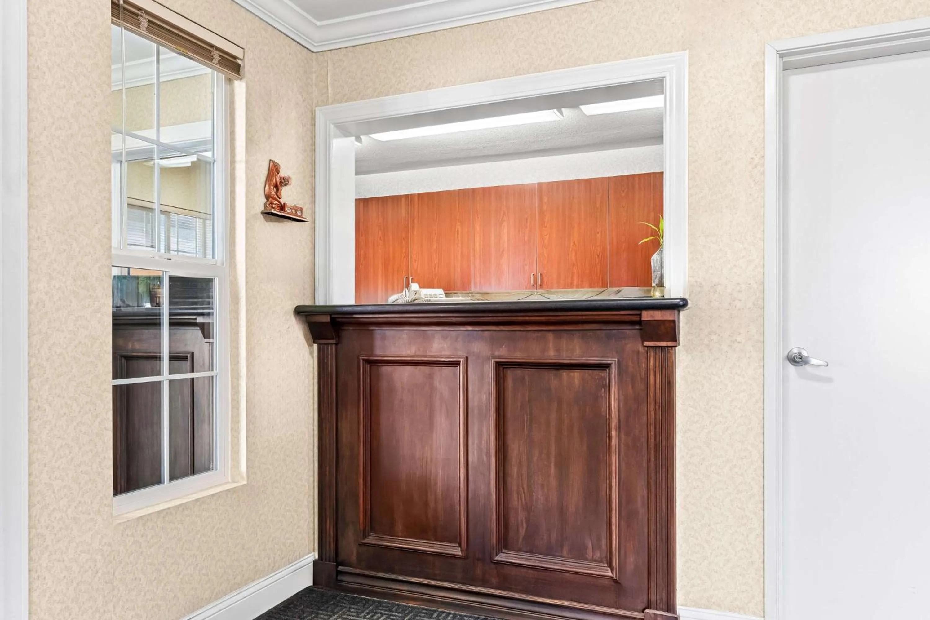 Lobby or reception in SureStay Hotel by Best Western Castro Valley