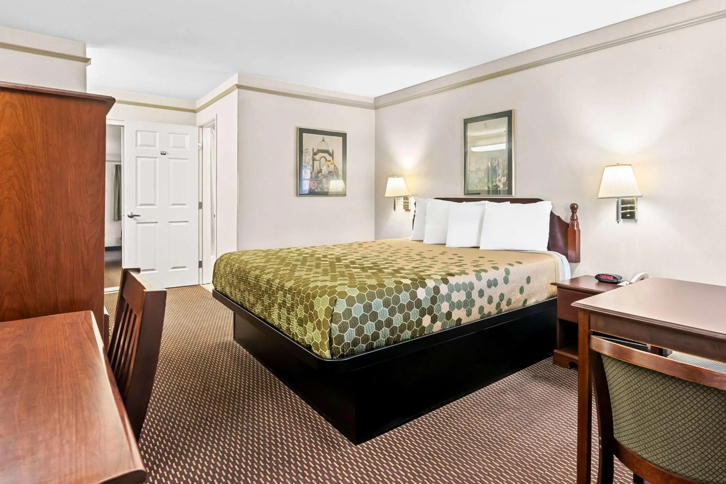 Bedroom, Bed in SureStay Hotel by Best Western Castro Valley
