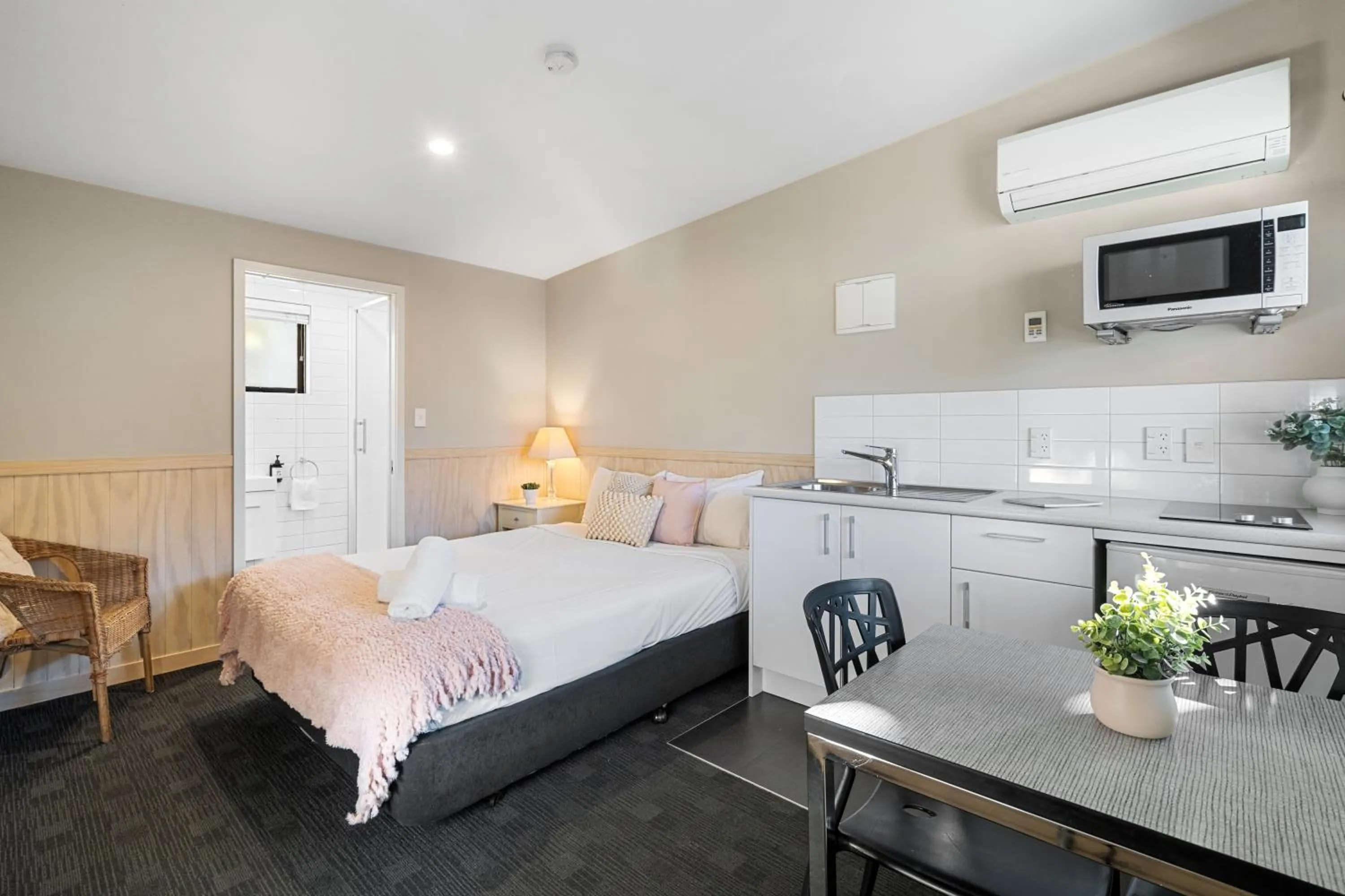 Bed in Tasman Holiday Parks - Christchurch