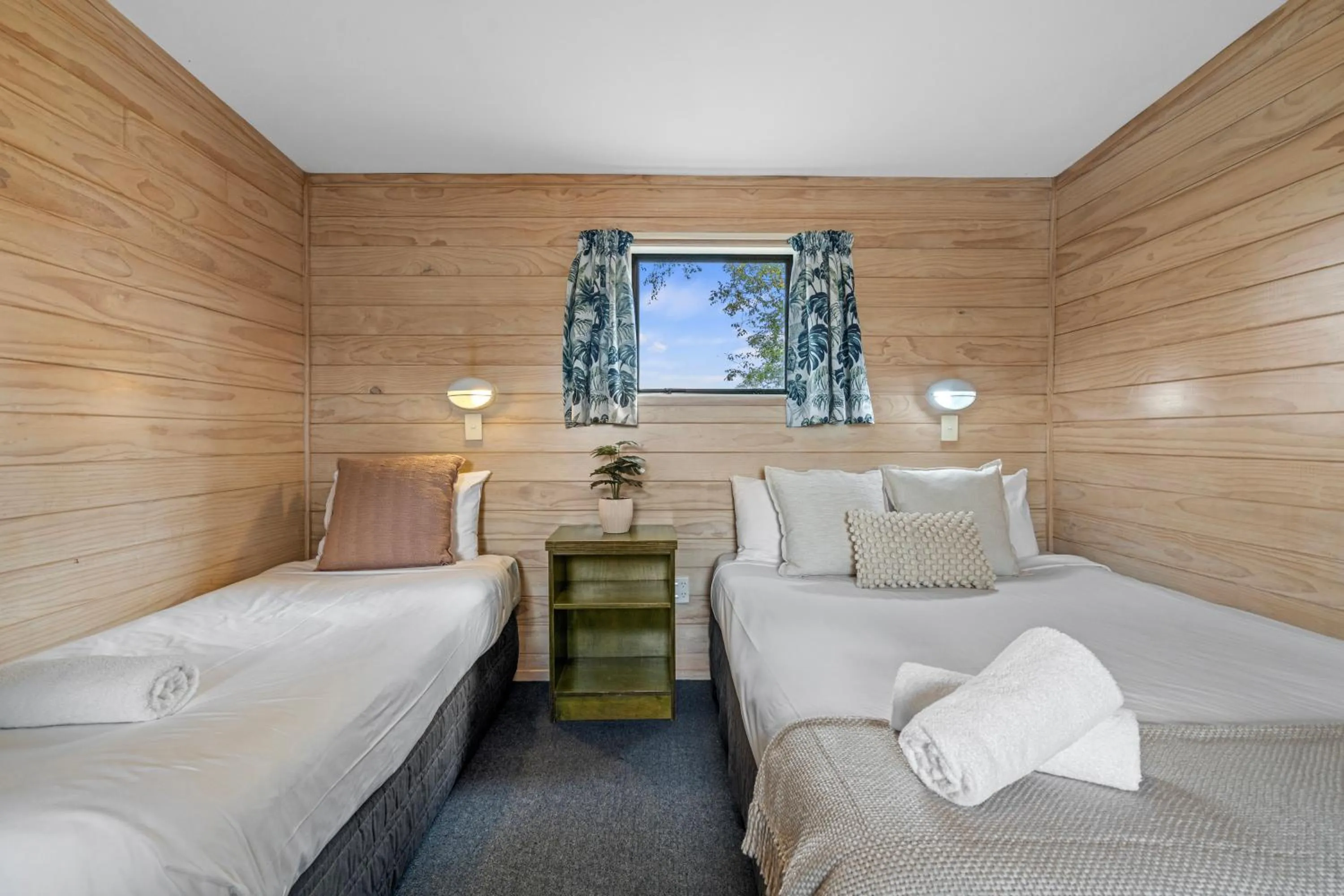 Bed in Tasman Holiday Parks - Christchurch