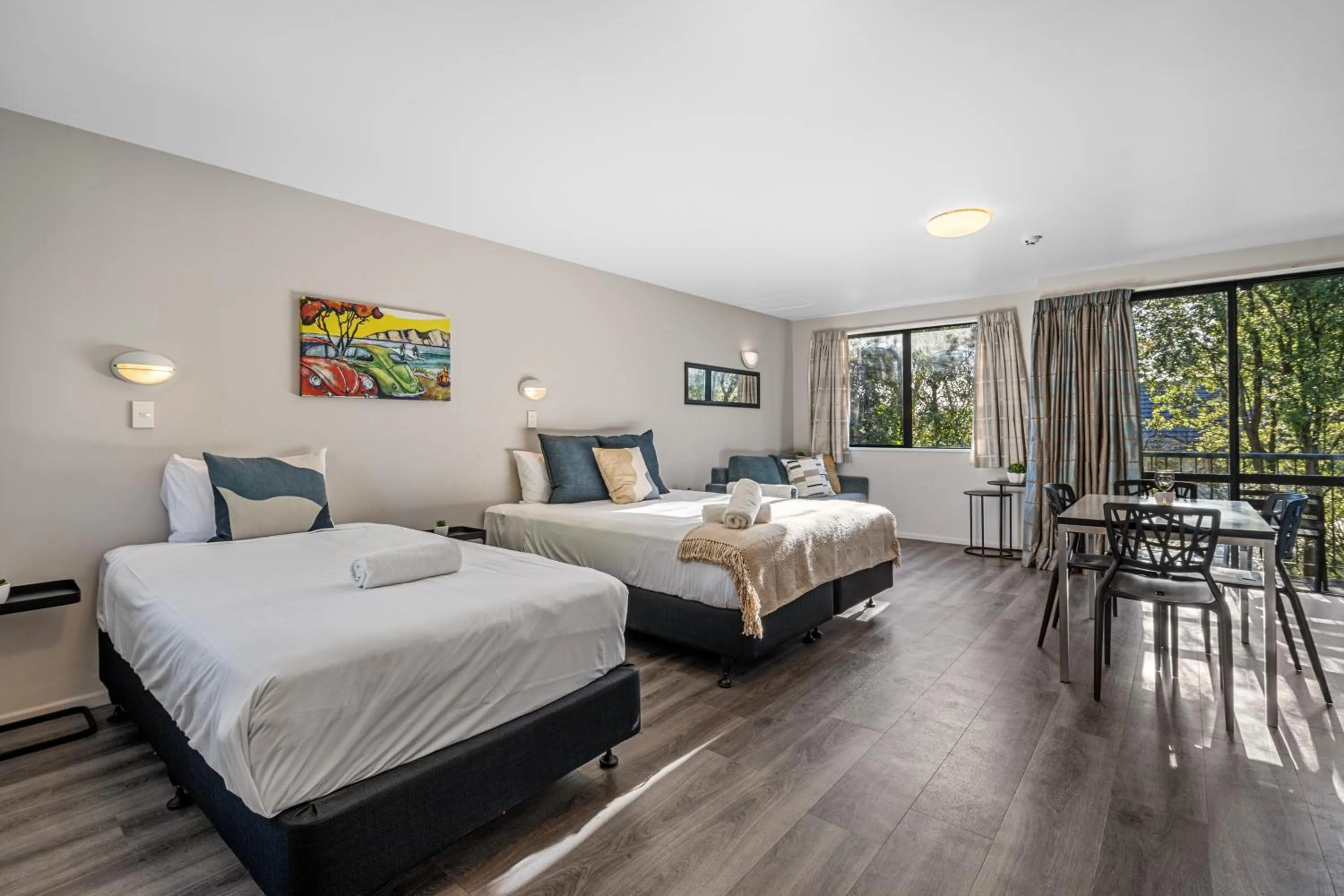 Kitchen or kitchenette, Bed in Tasman Holiday Parks - Christchurch