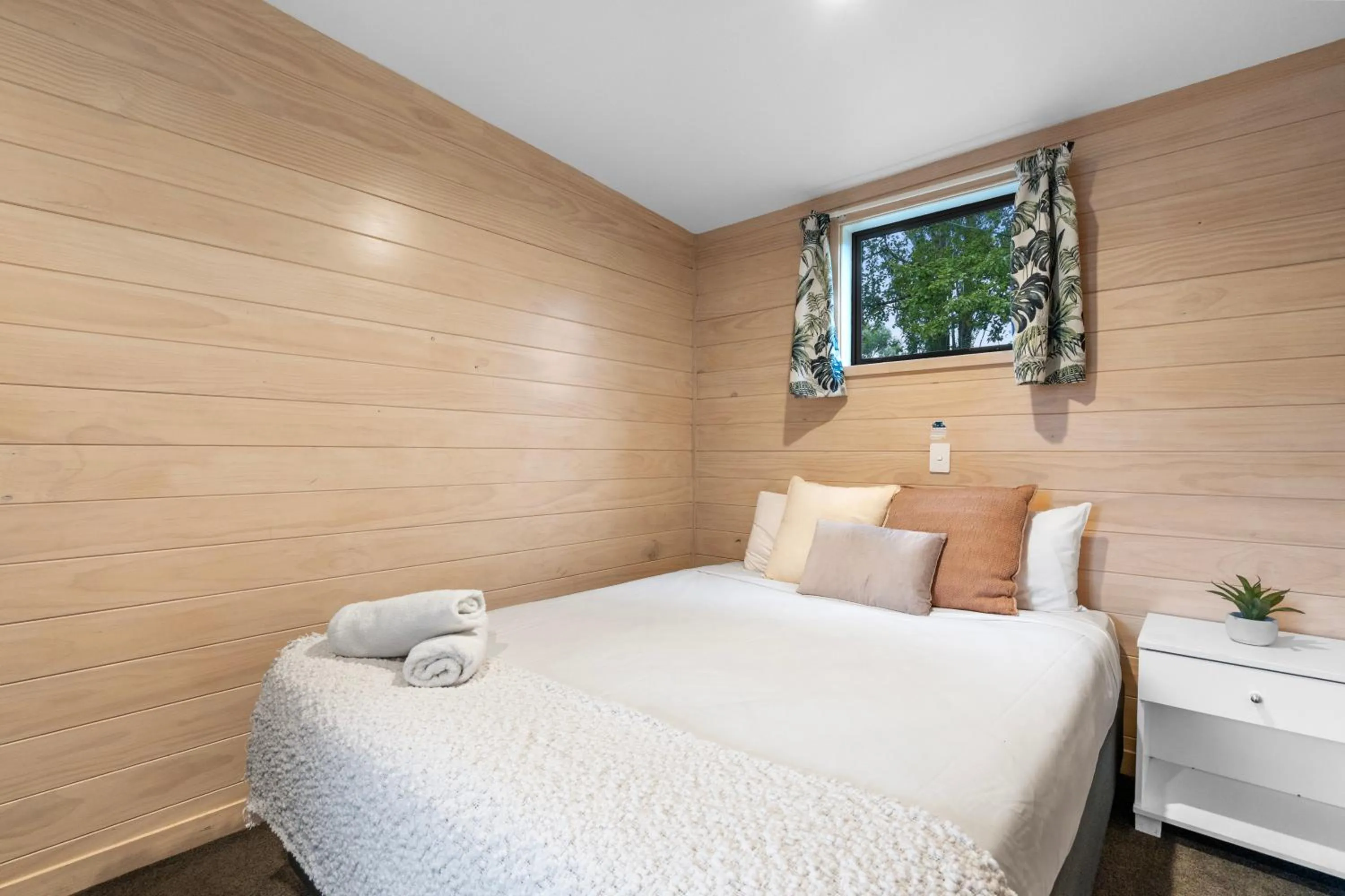 Bed in Tasman Holiday Parks - Christchurch