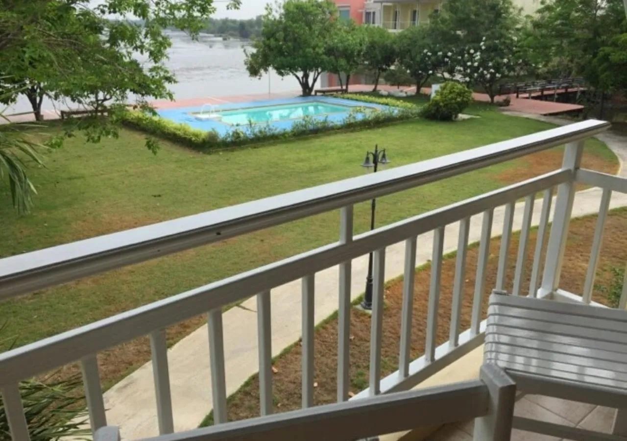 Baan Talay See Cream Resort