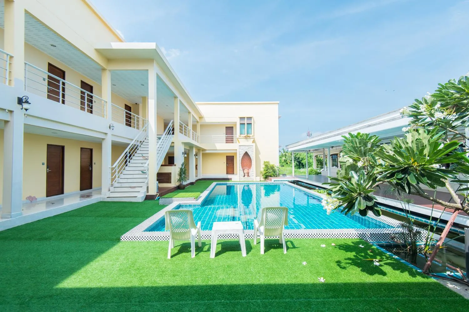 Property building in Baan Talay See Cream Resort