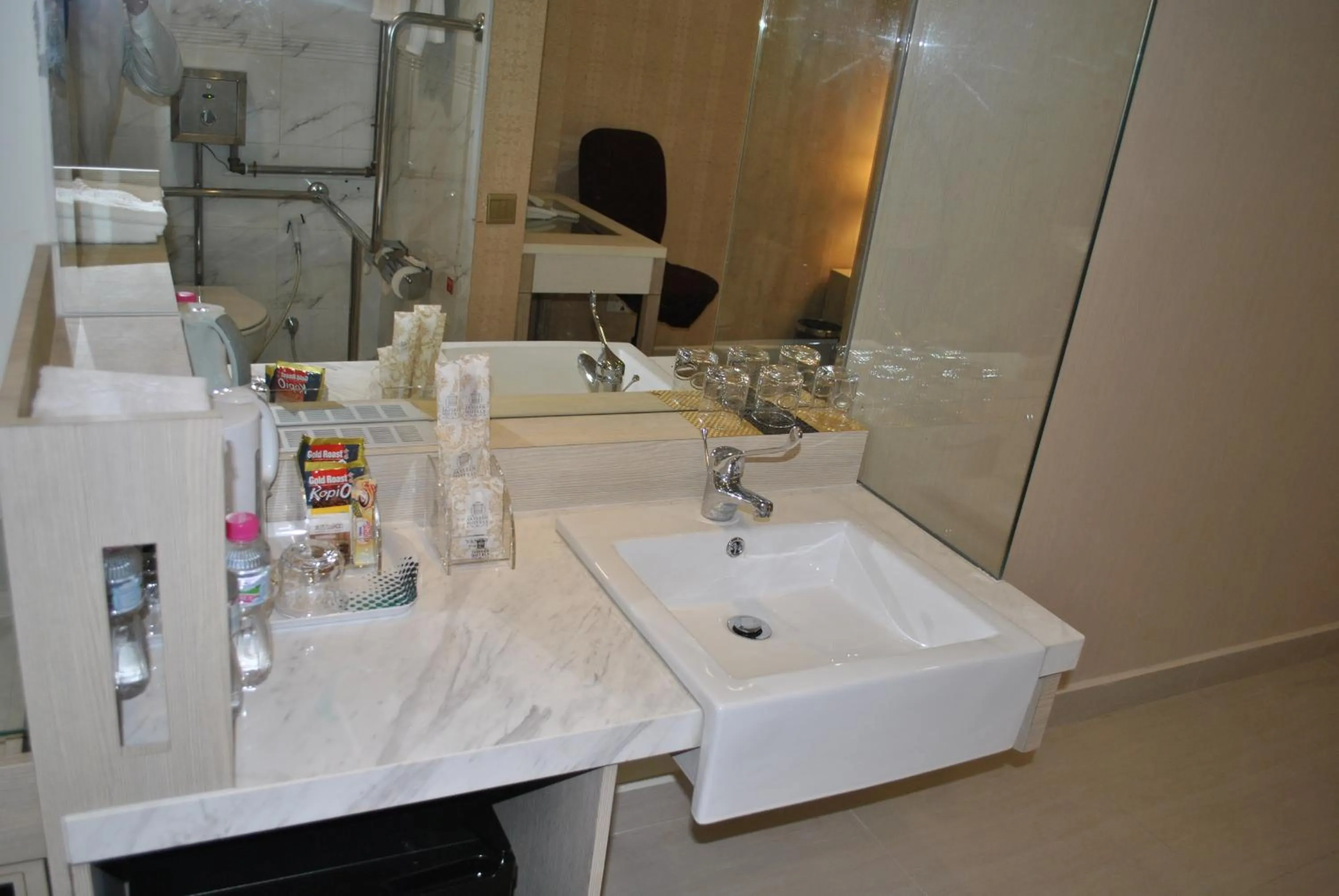 Bathroom in Jayleen Clarke Quay Hotel