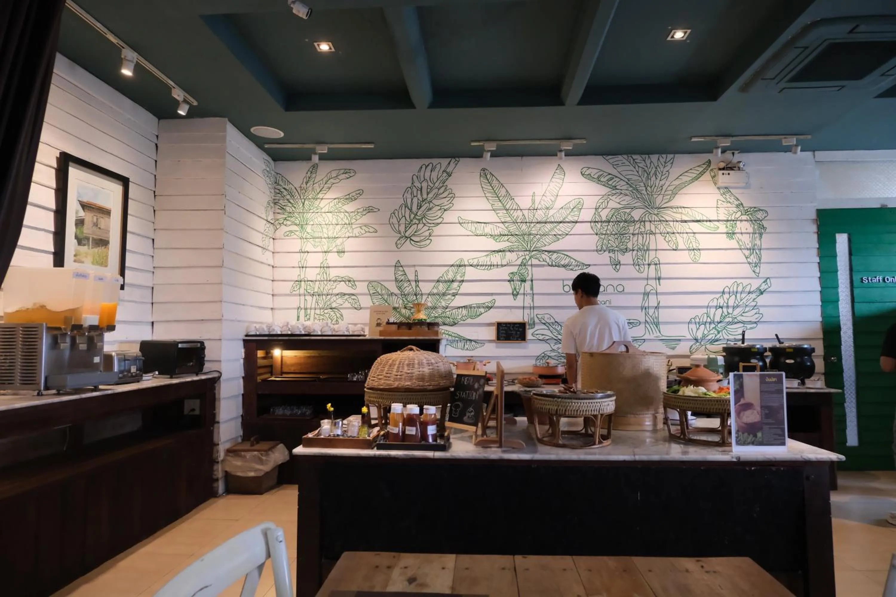 Breakfast in Brown House Hotel