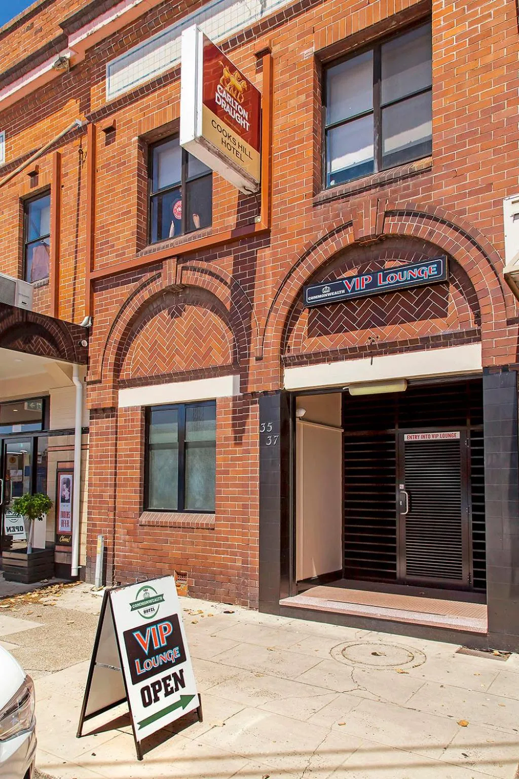 Property building in Commonwealth Hotel