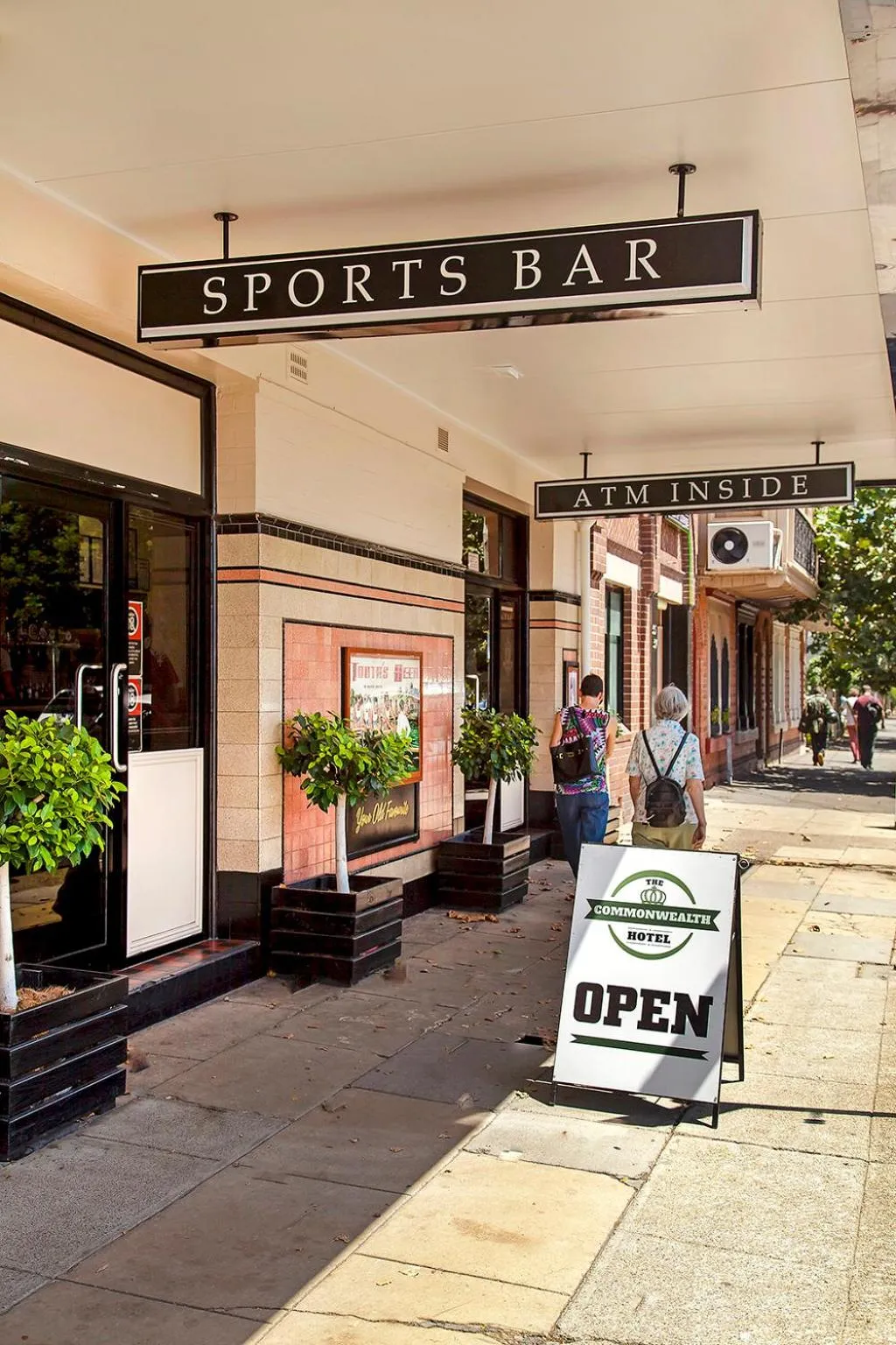 Facade/entrance in Commonwealth Hotel