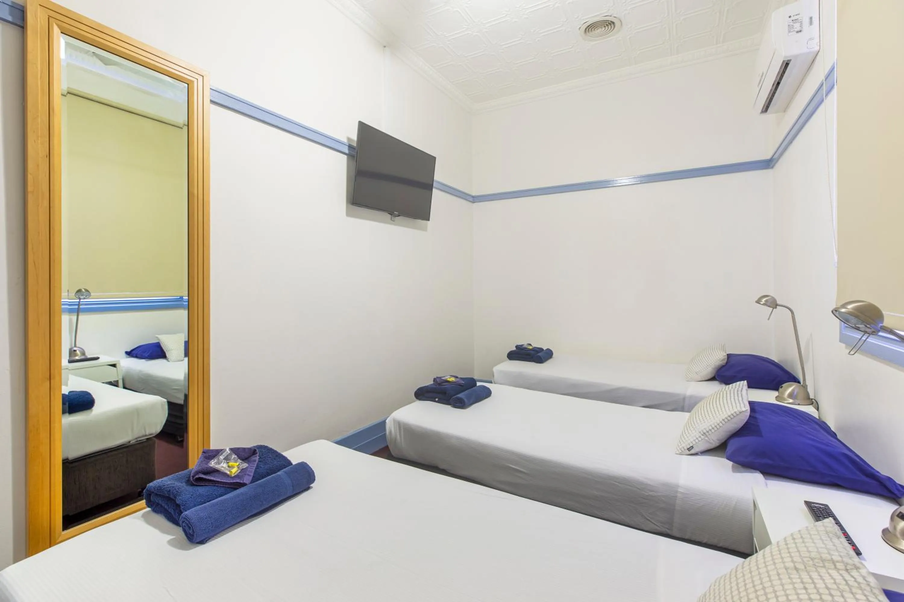 Bed in Commonwealth Hotel