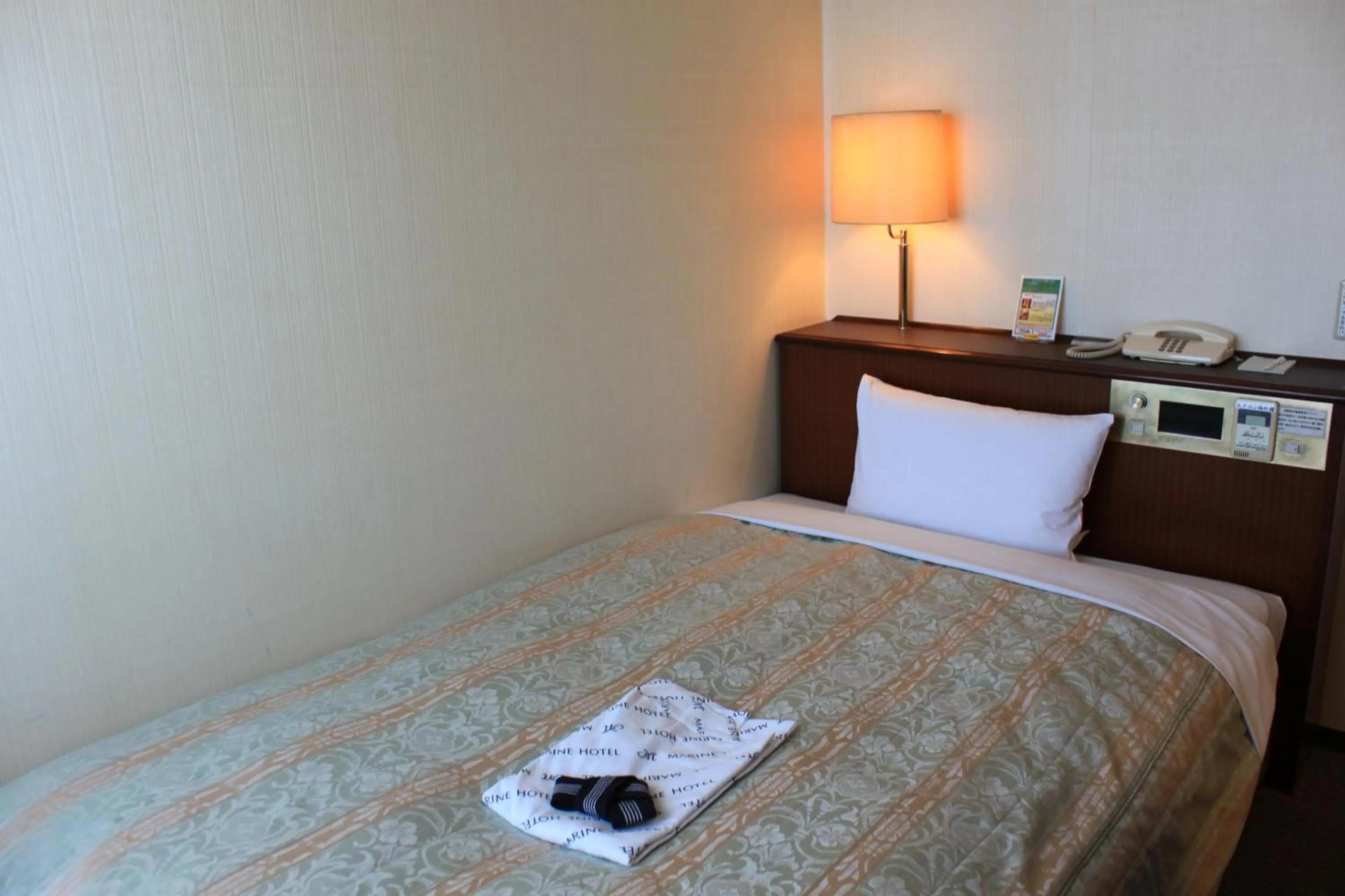 Bed in Ichihara Marine Hotel