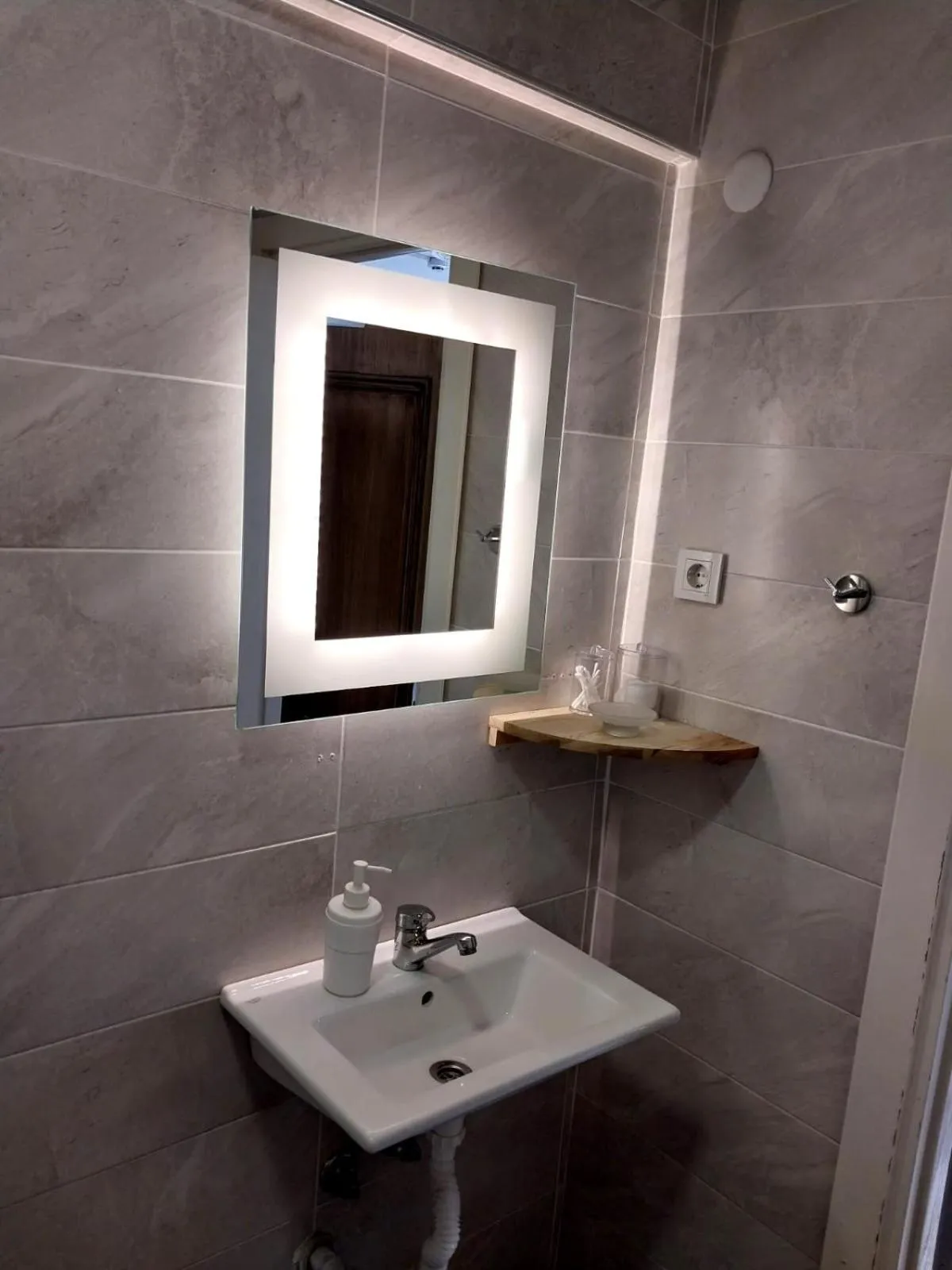 Bathroom in Goji's Apartments