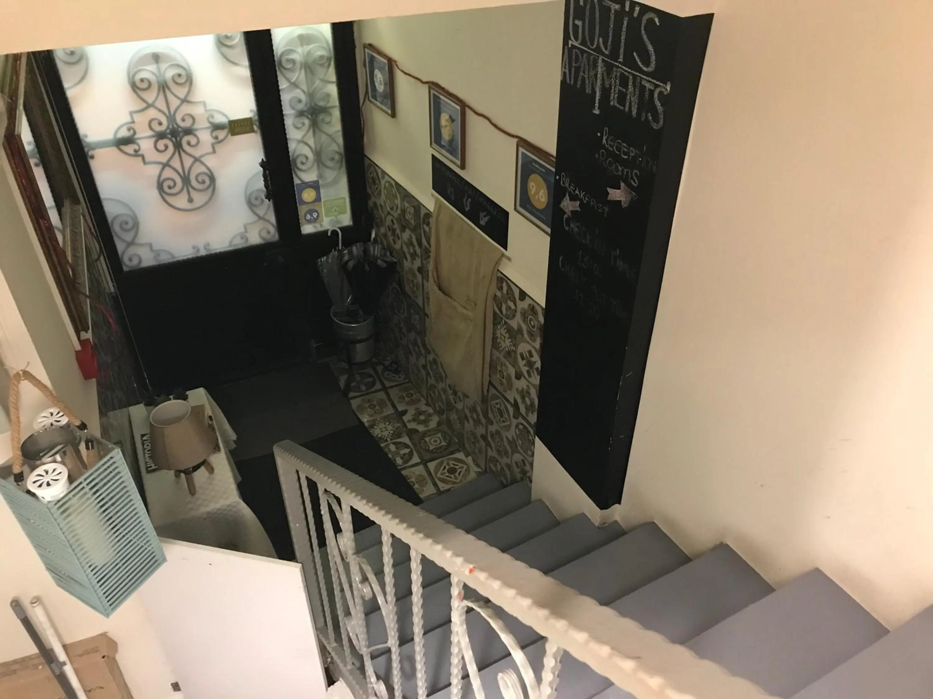 Facade/entrance in Goji's Apartments