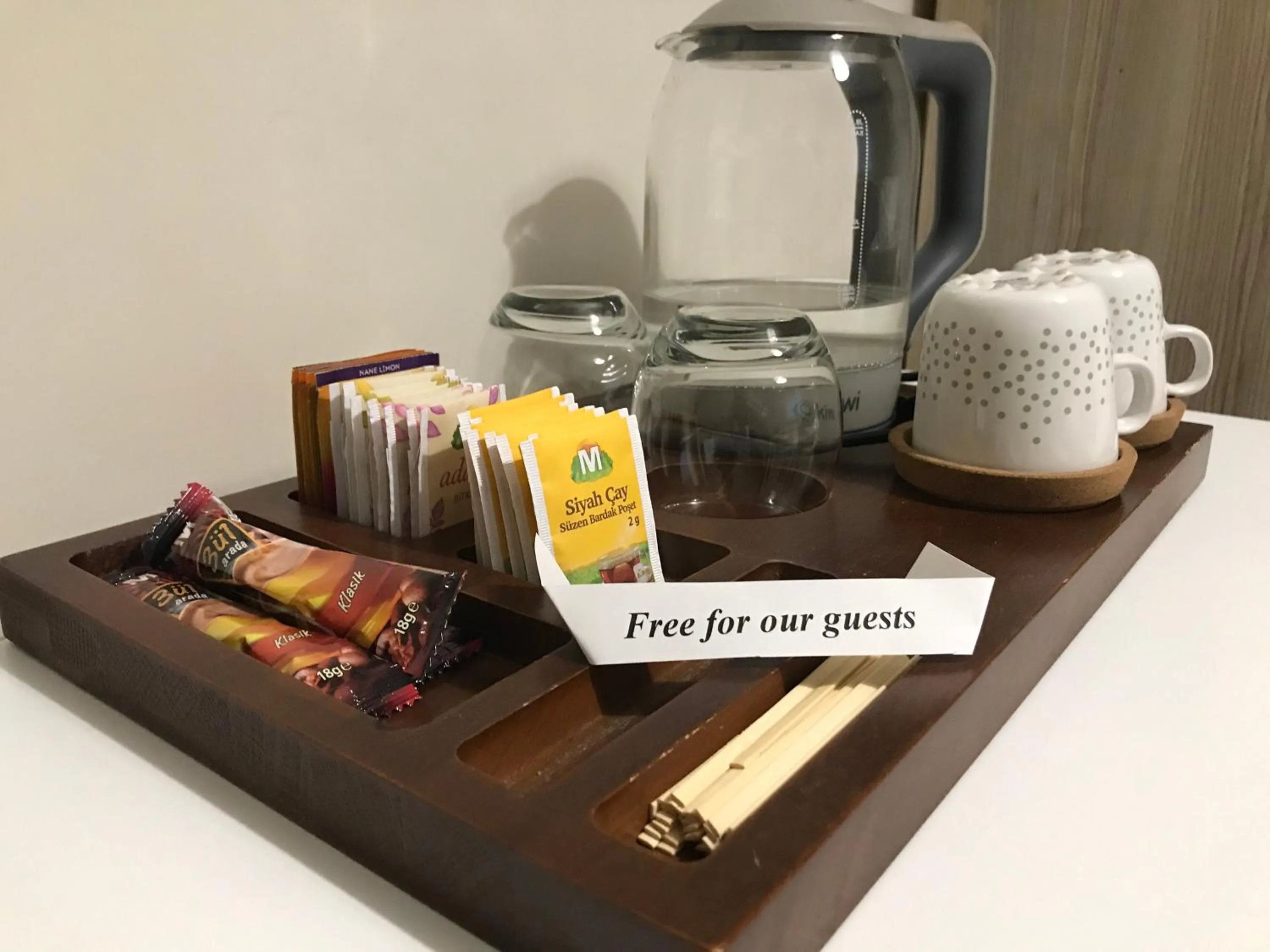 Coffee/tea facilities in Goji's Apartments