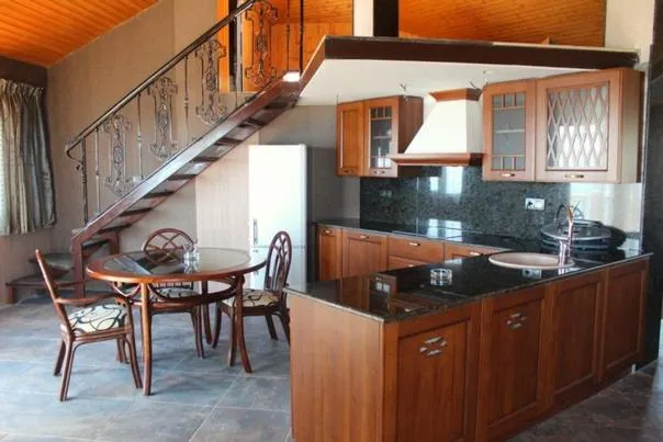 Kitchen or kitchenette in Villa Katalina