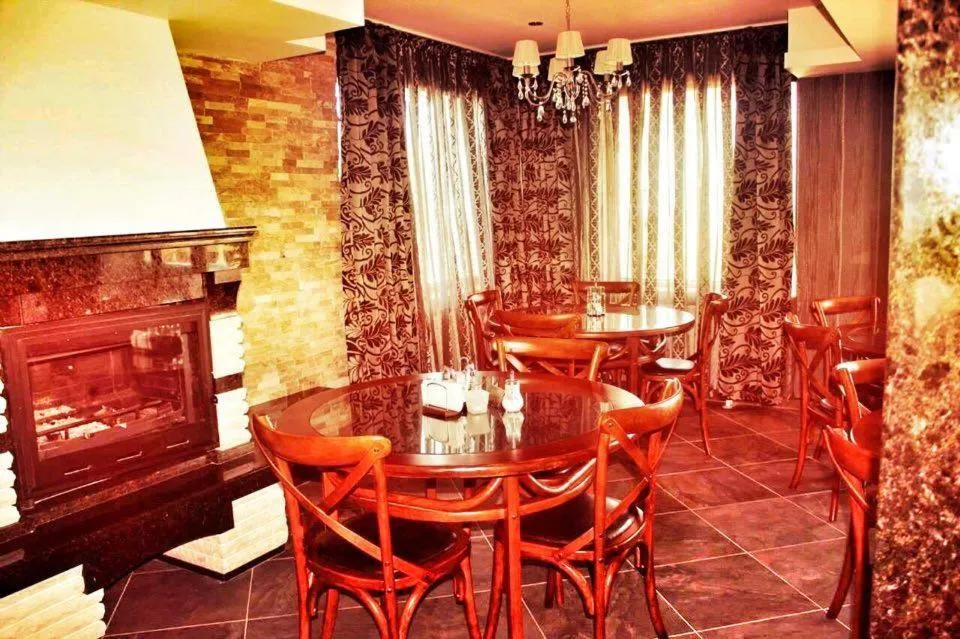 Restaurant/places to eat in Villa Katalina