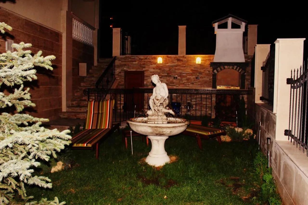 Night in Villa Katalina