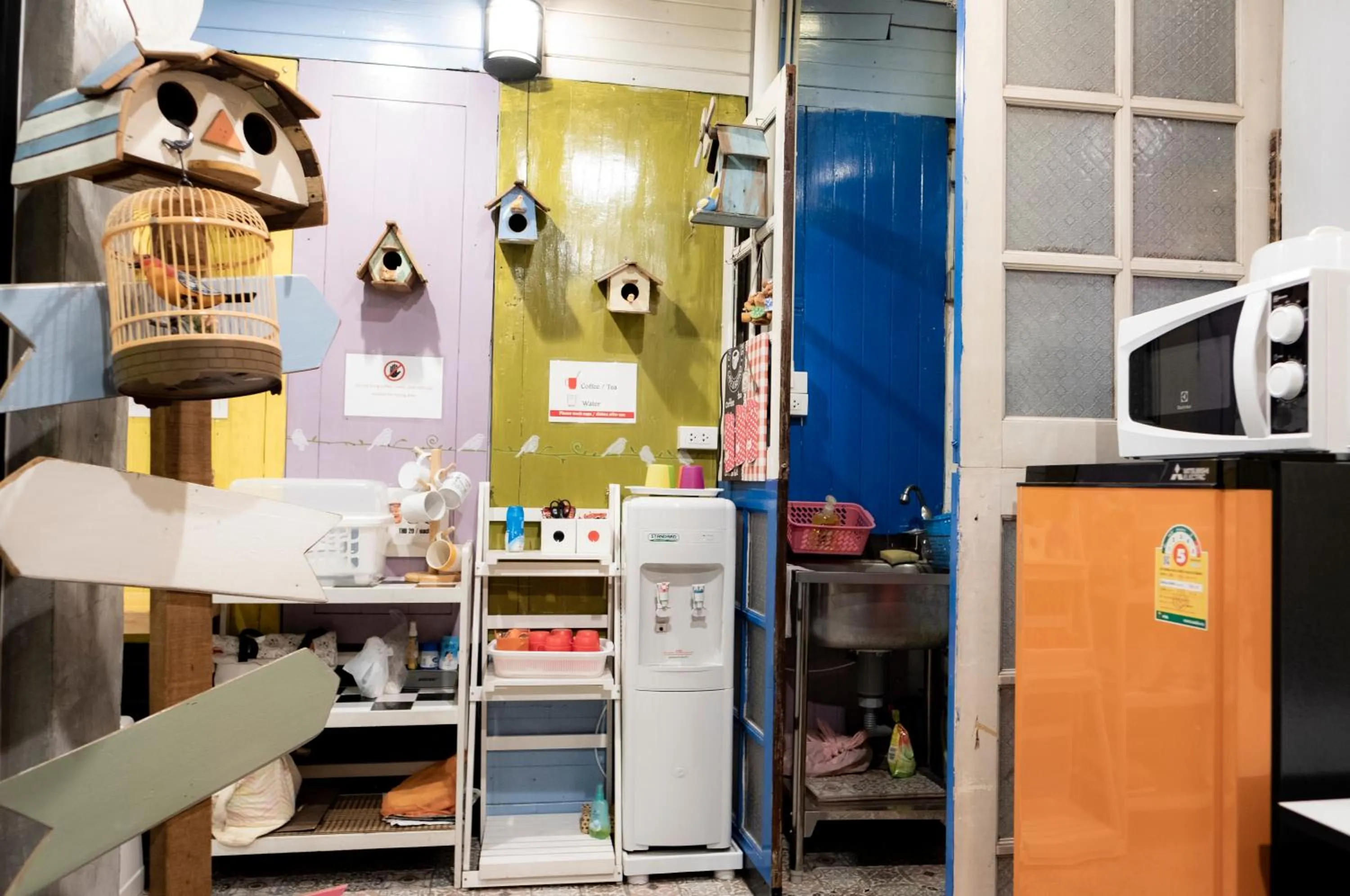 Communal kitchen in Check-in My Hostel