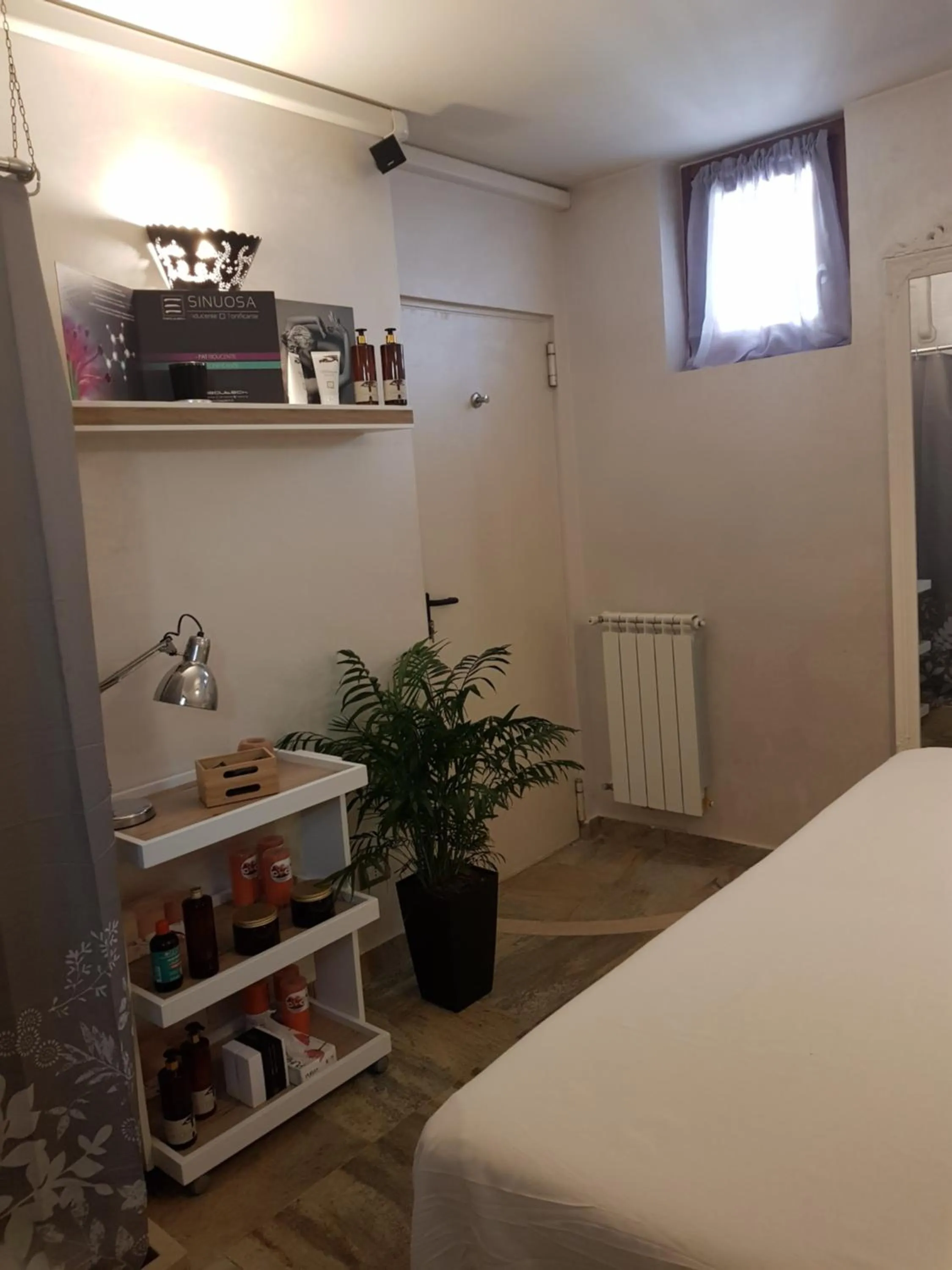 Massage, Bed in Aurelia Garden Gold B&B