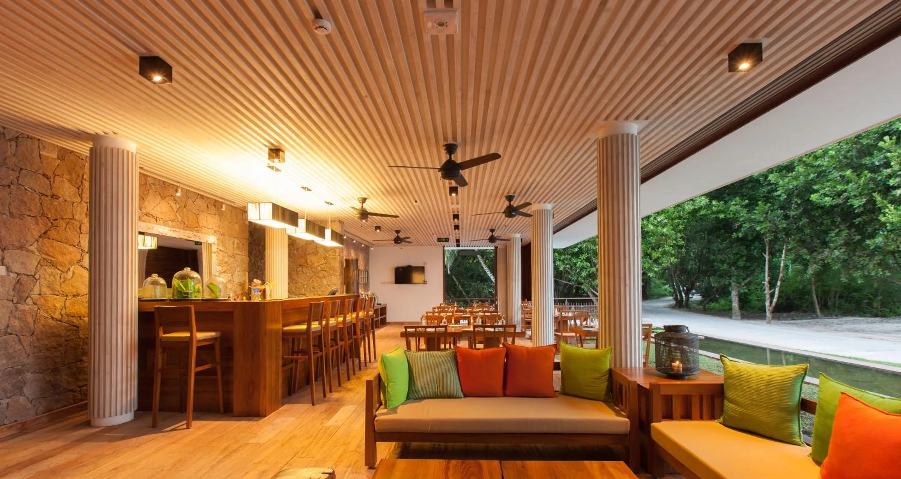 Lounge or bar in Le Relax Luxury Lodge