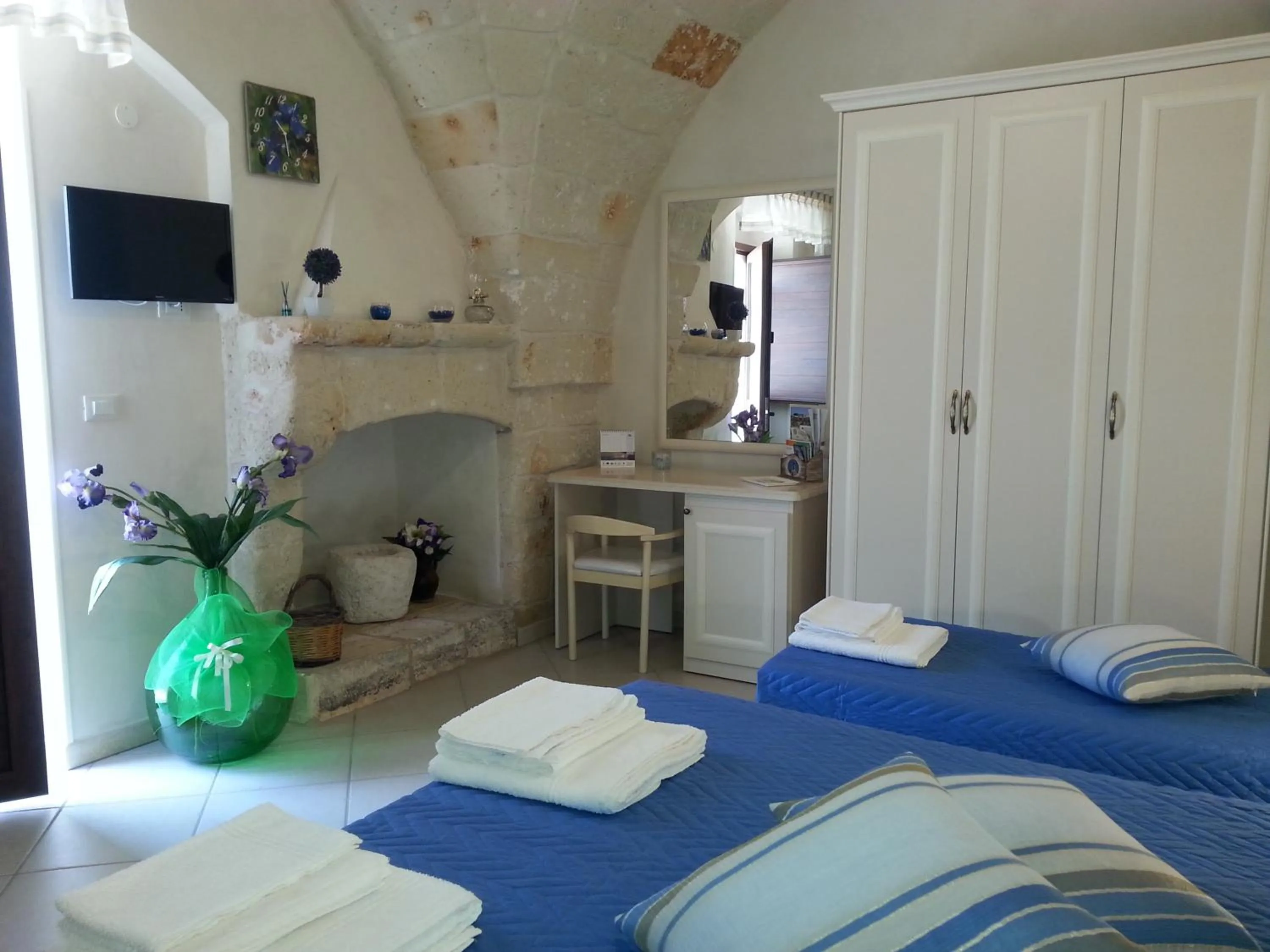 Photo of the whole room, Bed in B&B Demetra