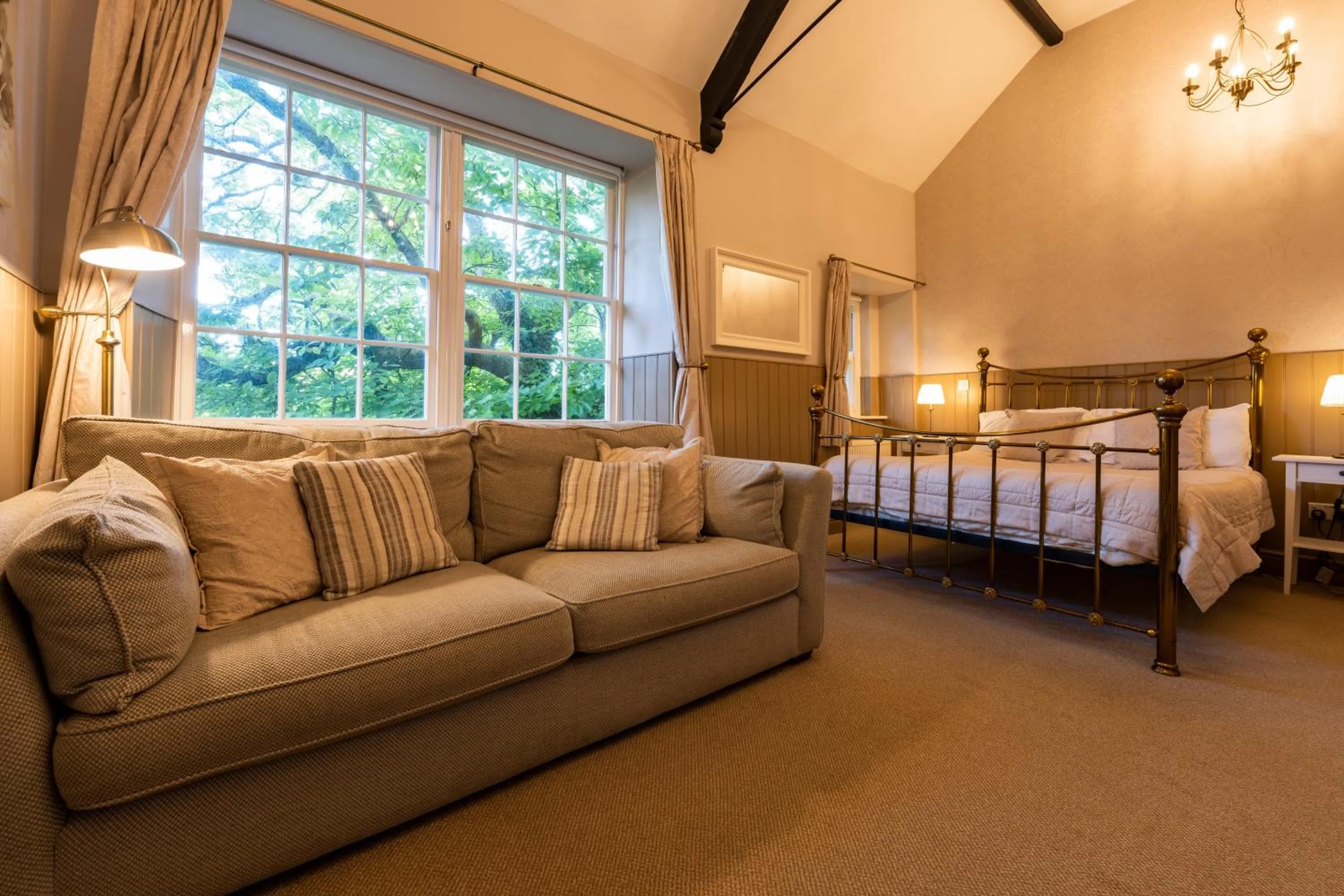 Bedroom, Bed in Swan Hotel