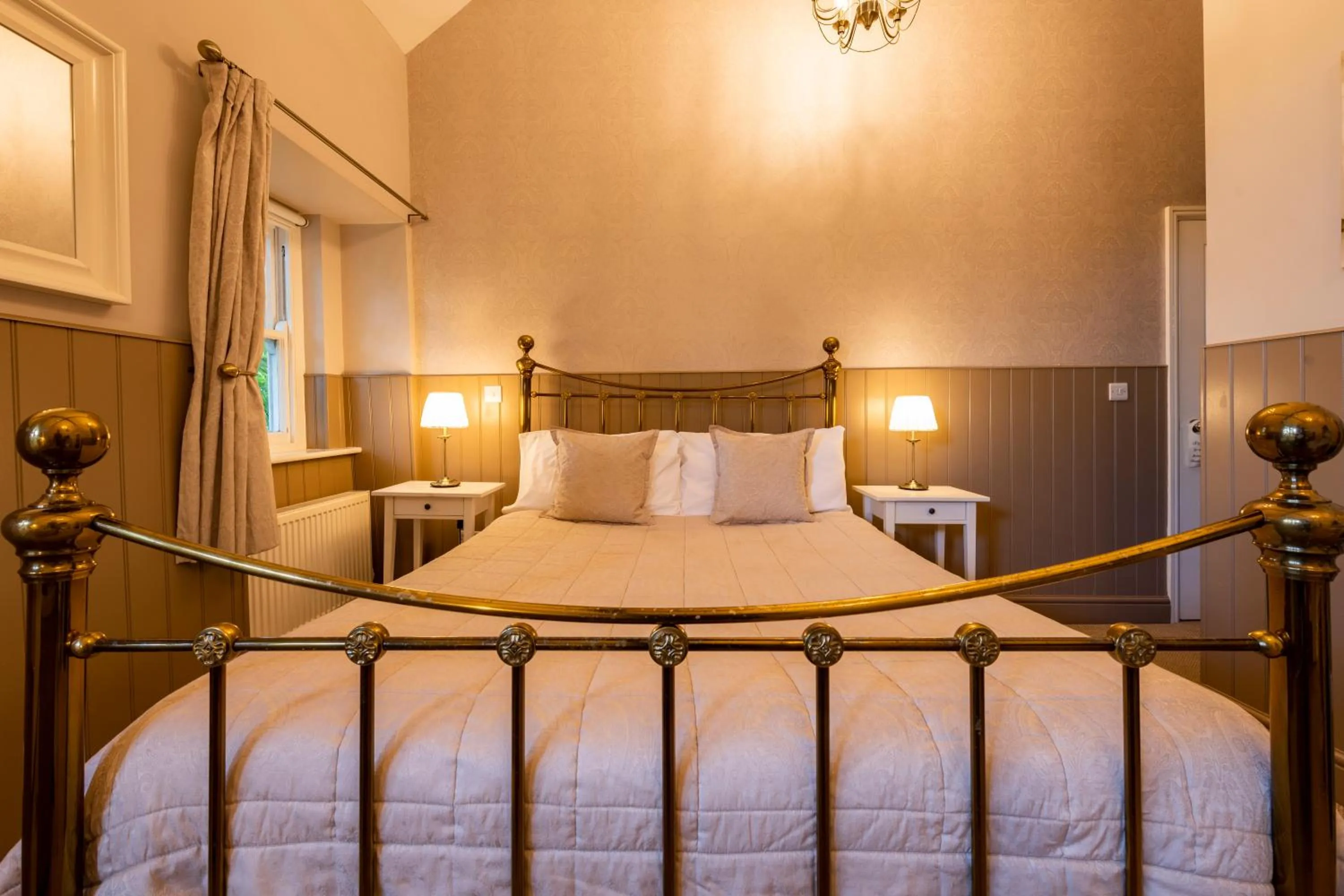 Bedroom, Bed in Swan Hotel