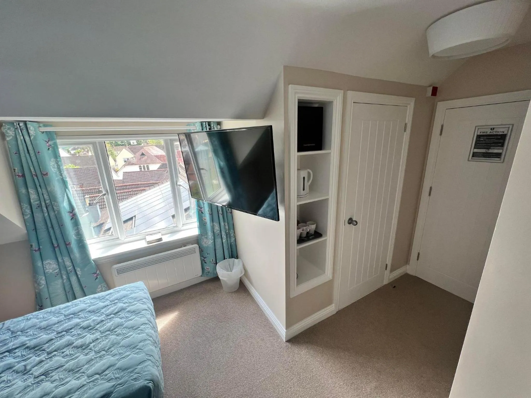 TV and multimedia, Bed in Swan Hotel